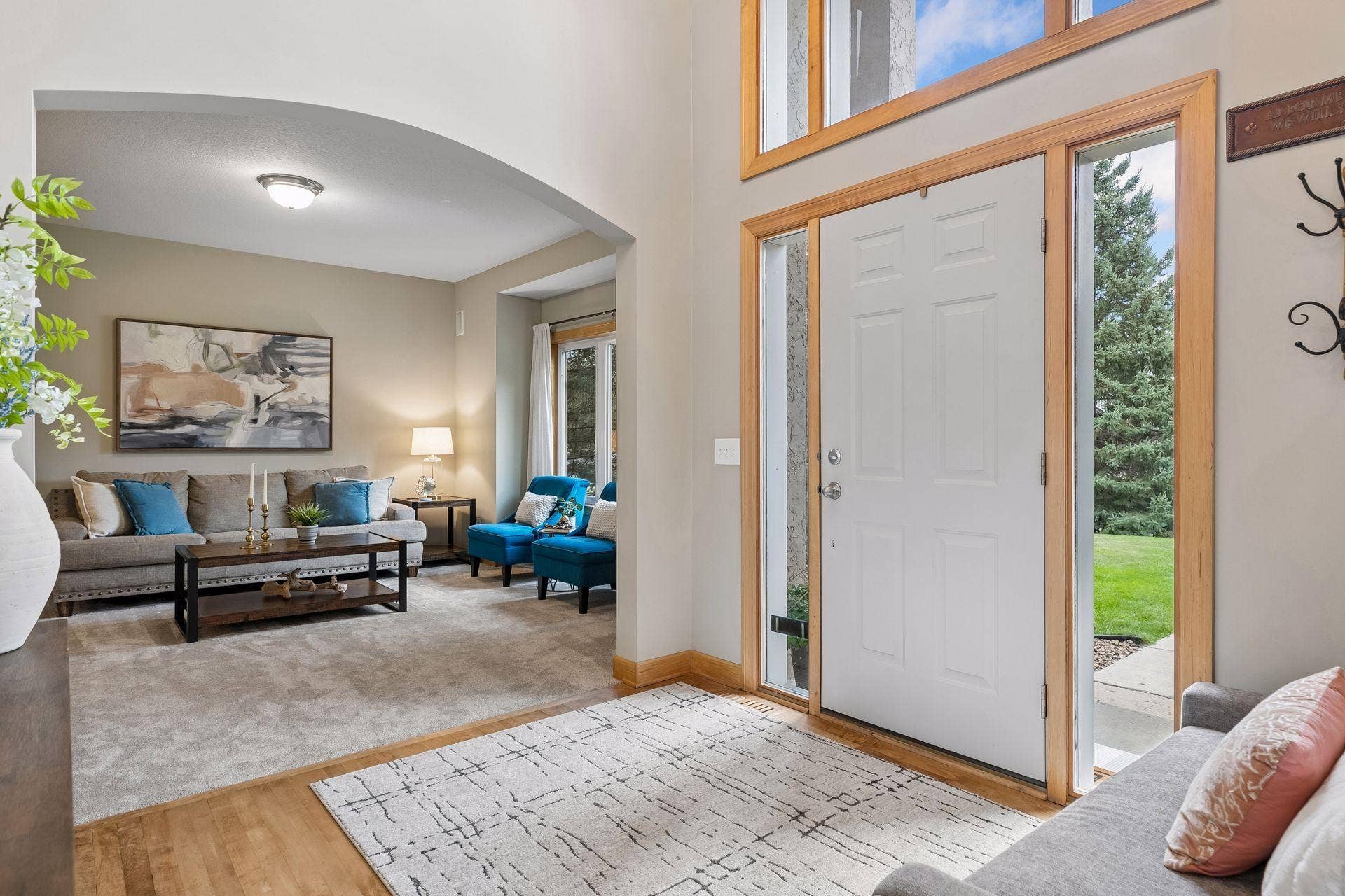8053 Enclave Bay, Woodbury, MN 55125 8053 Enclave Bay, Woodbury, MN 55125