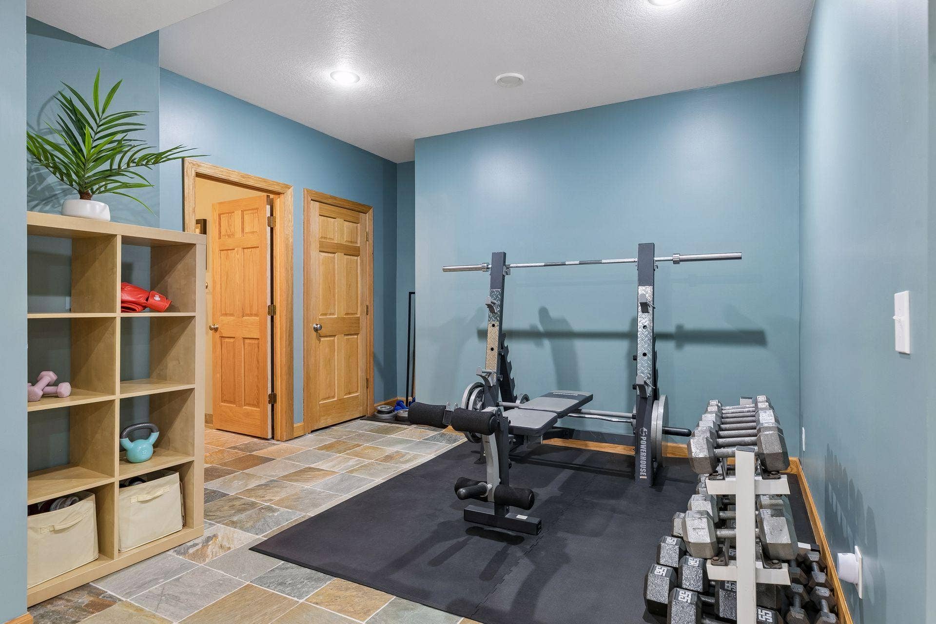 8053 Enclave Bay, Woodbury, MN 55125 8053 Enclave Bay, Woodbury, MN 55125