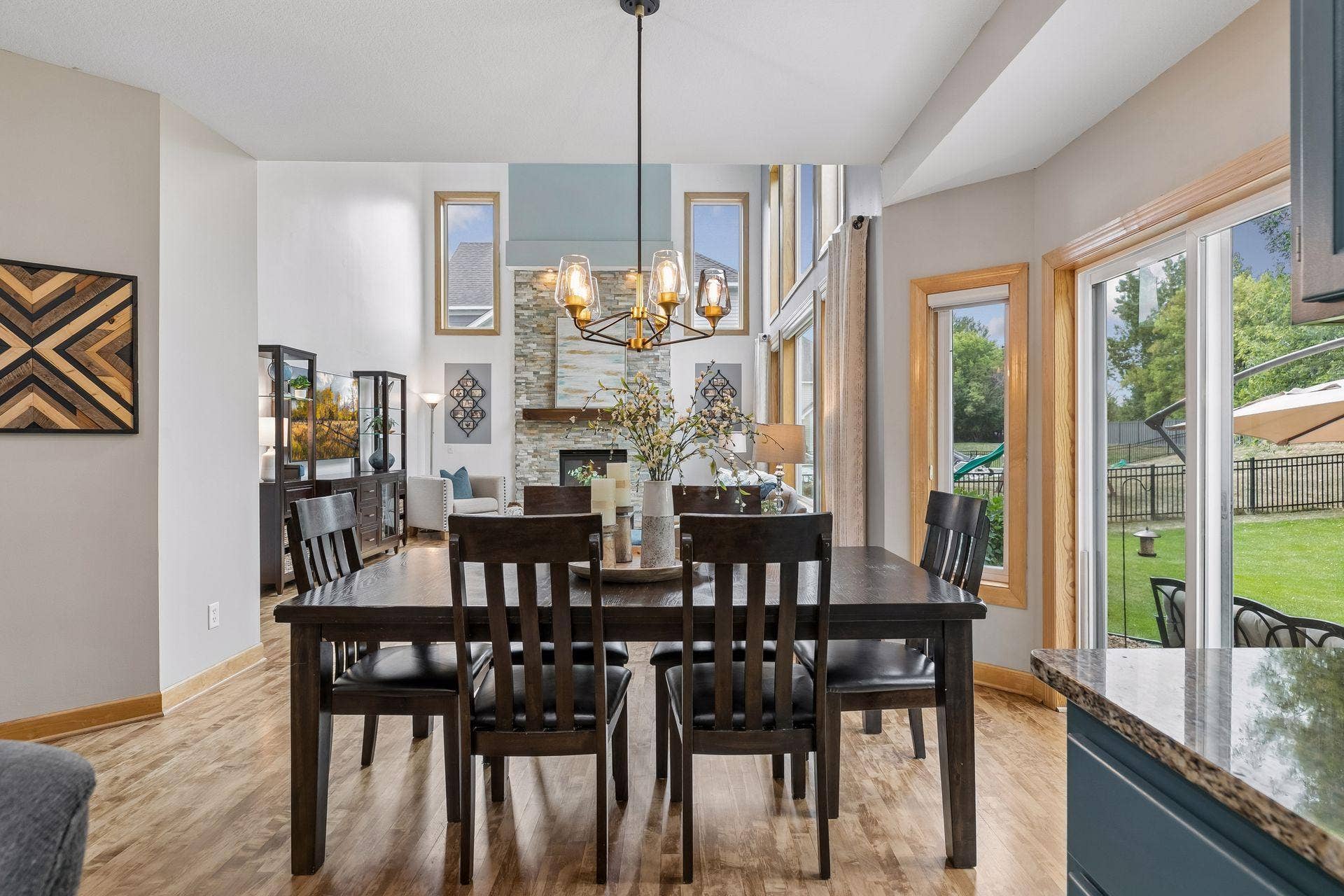 8053 Enclave Bay, Woodbury, MN 55125 8053 Enclave Bay, Woodbury, MN 55125