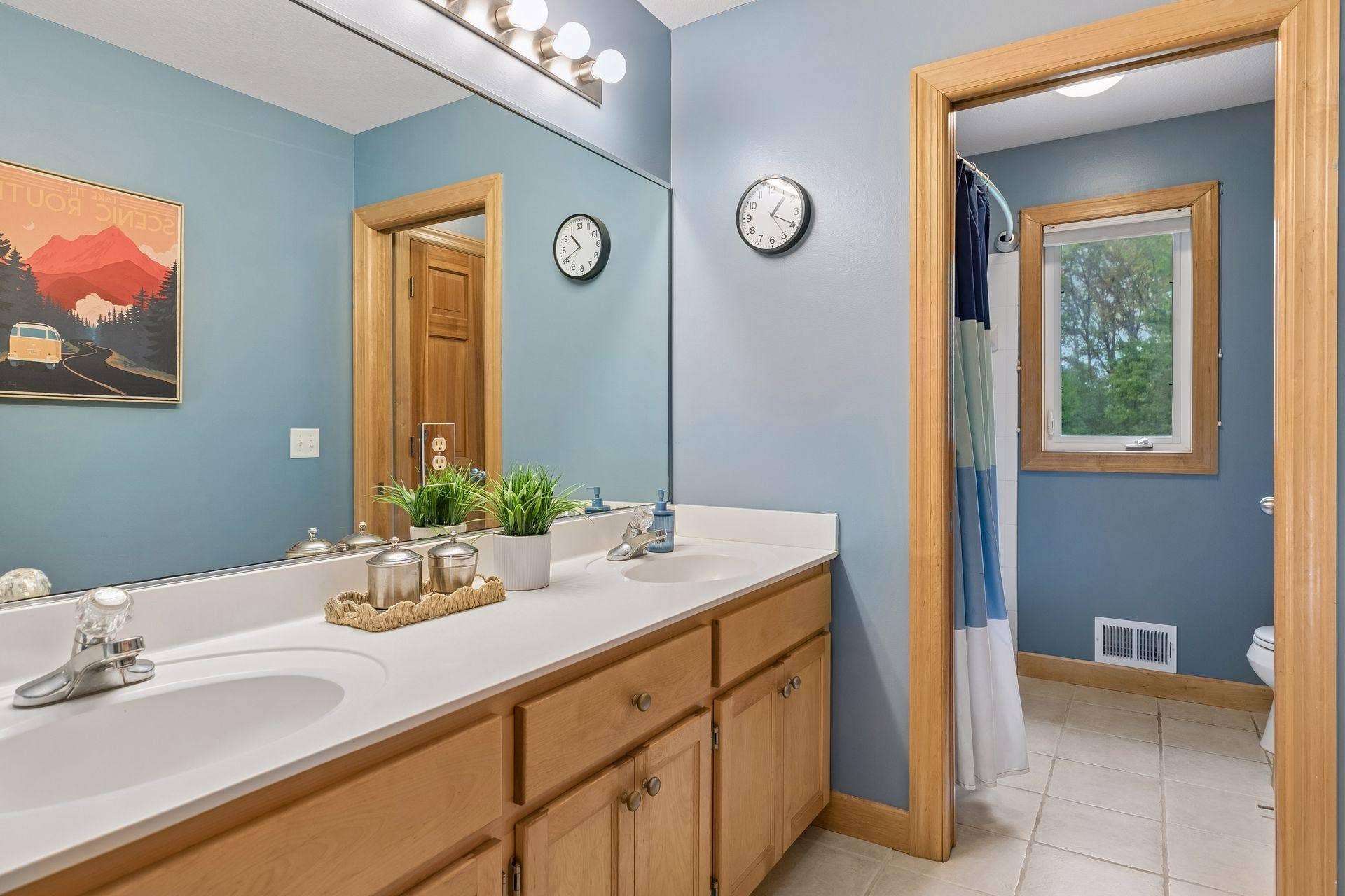 8053 Enclave Bay, Woodbury, MN 55125 8053 Enclave Bay, Woodbury, MN 55125