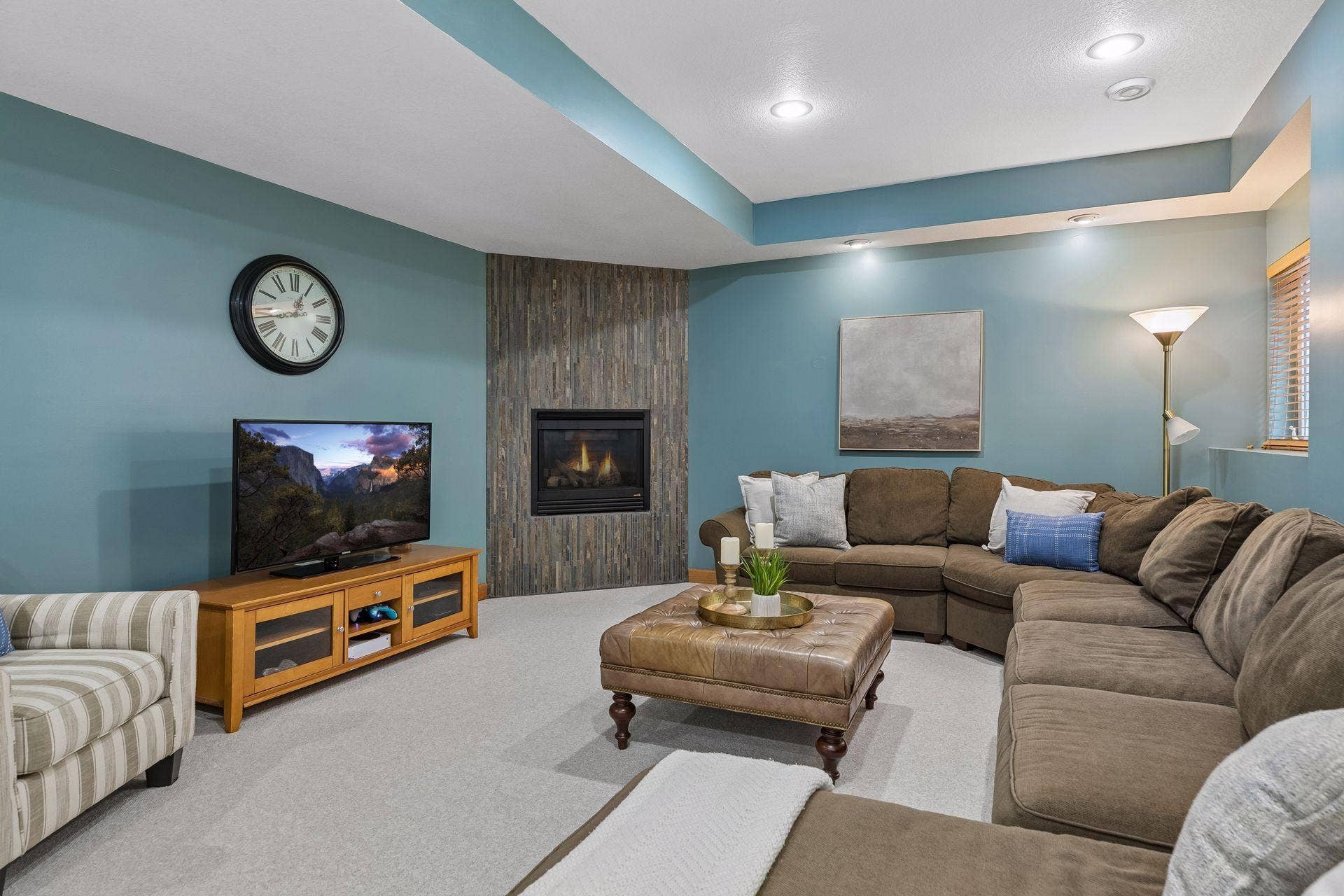 8053 Enclave Bay, Woodbury, MN 55125 8053 Enclave Bay, Woodbury, MN 55125