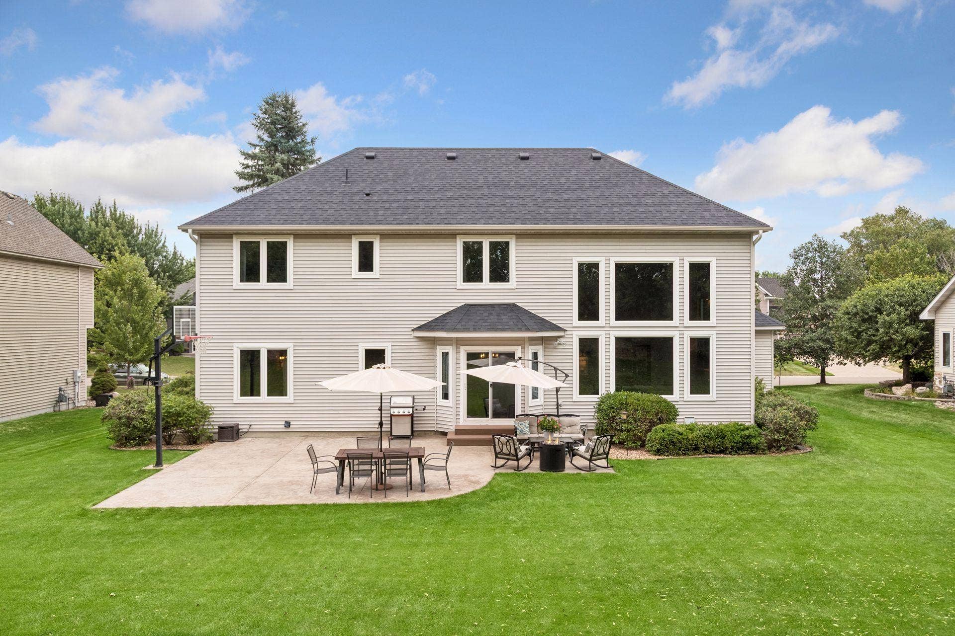 8053 Enclave Bay, Woodbury, MN 55125 8053 Enclave Bay, Woodbury, MN 55125