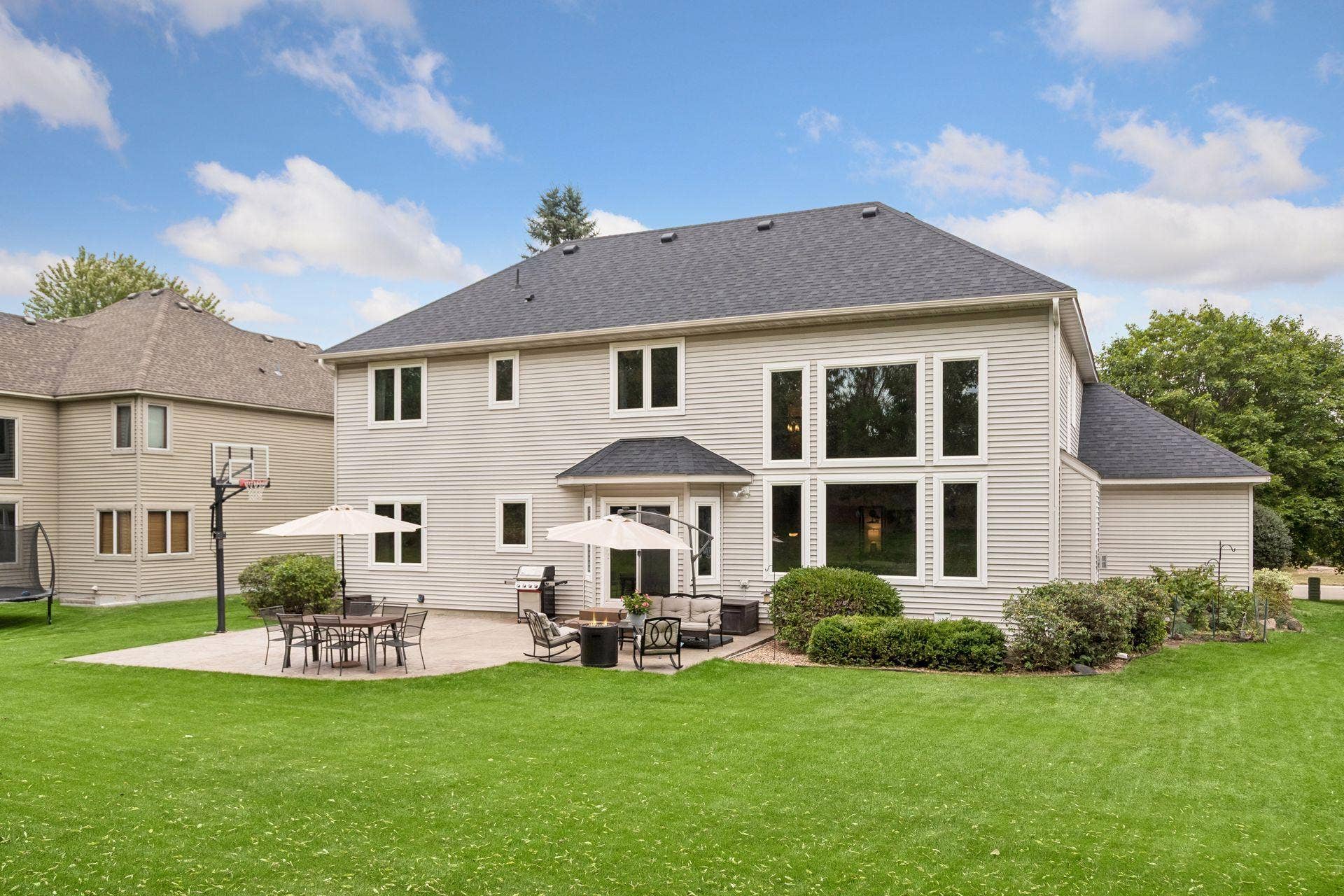 8053 Enclave Bay, Woodbury, MN 55125 8053 Enclave Bay, Woodbury, MN 55125