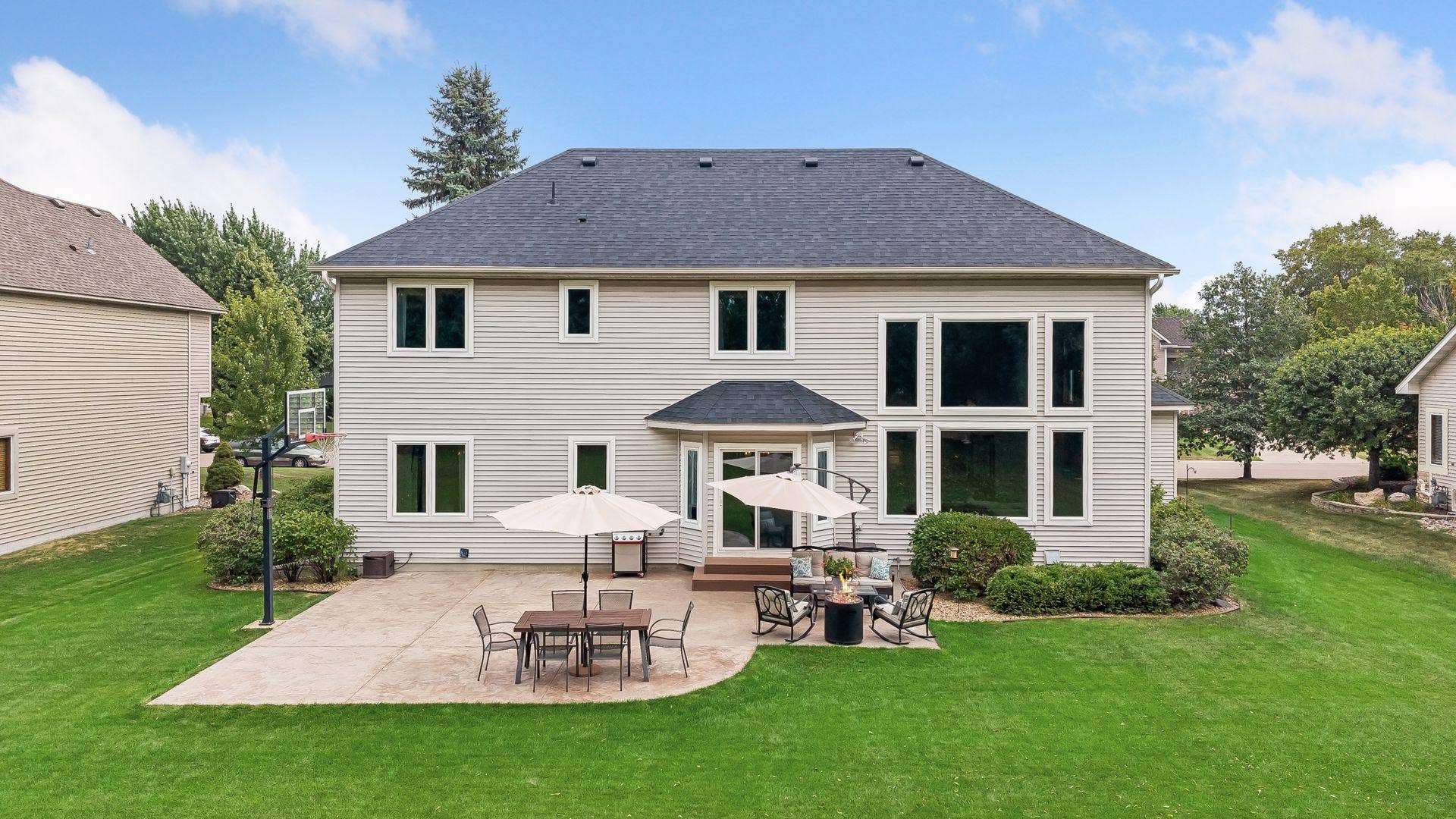 8053 Enclave Bay, Woodbury, MN 55125 8053 Enclave Bay, Woodbury, MN 55125