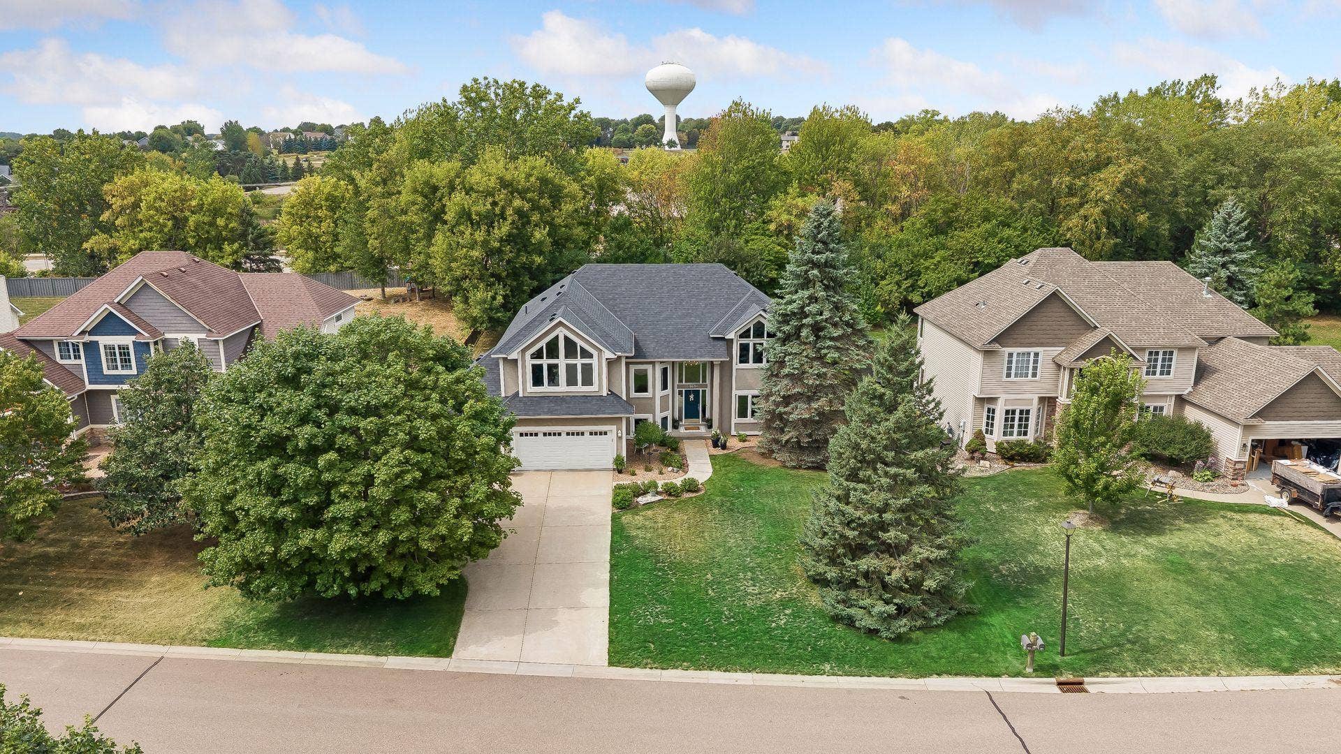 8053 Enclave Bay, Woodbury, MN 55125 8053 Enclave Bay, Woodbury, MN 55125