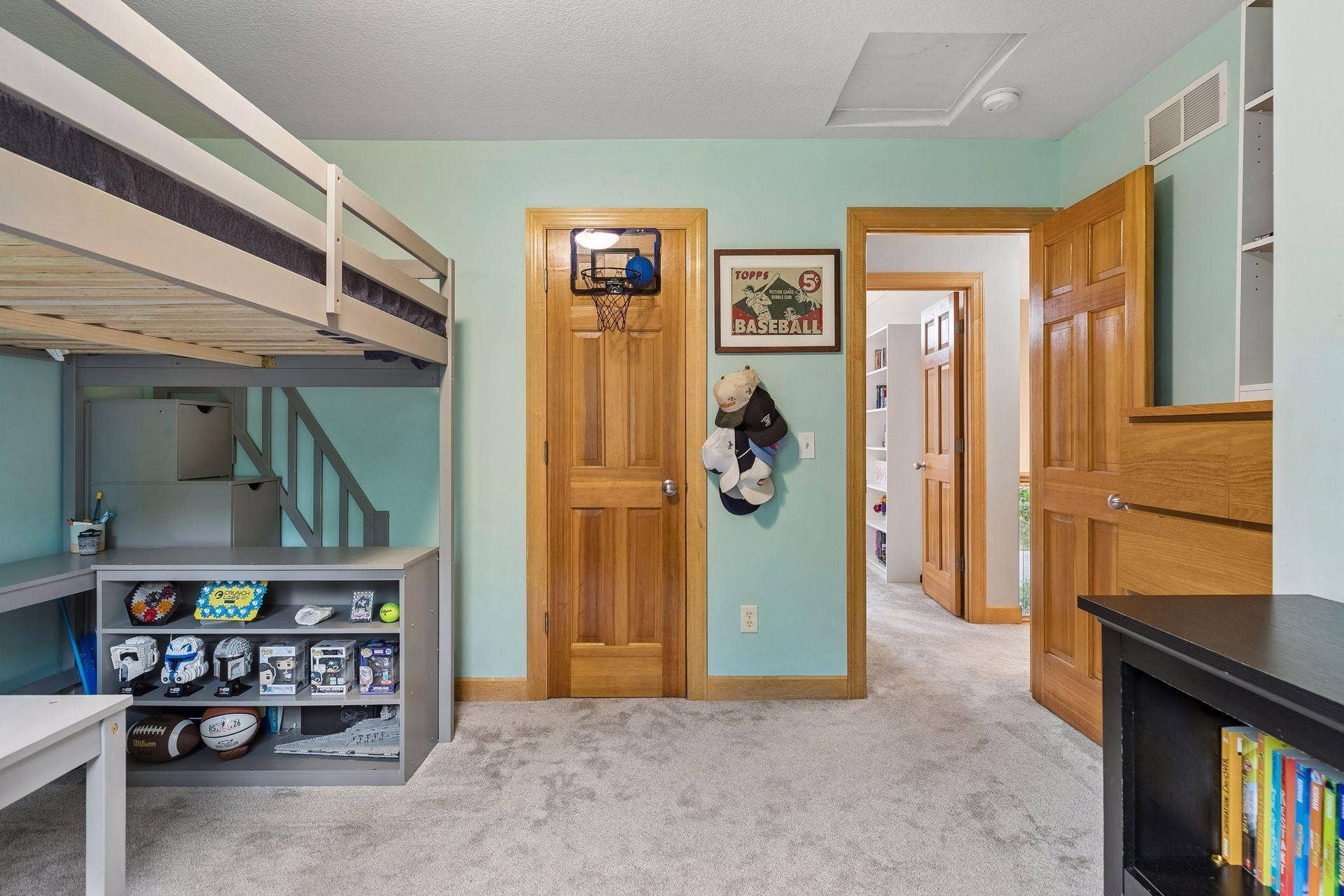 8053 Enclave Bay, Woodbury, MN 55125 8053 Enclave Bay, Woodbury, MN 55125