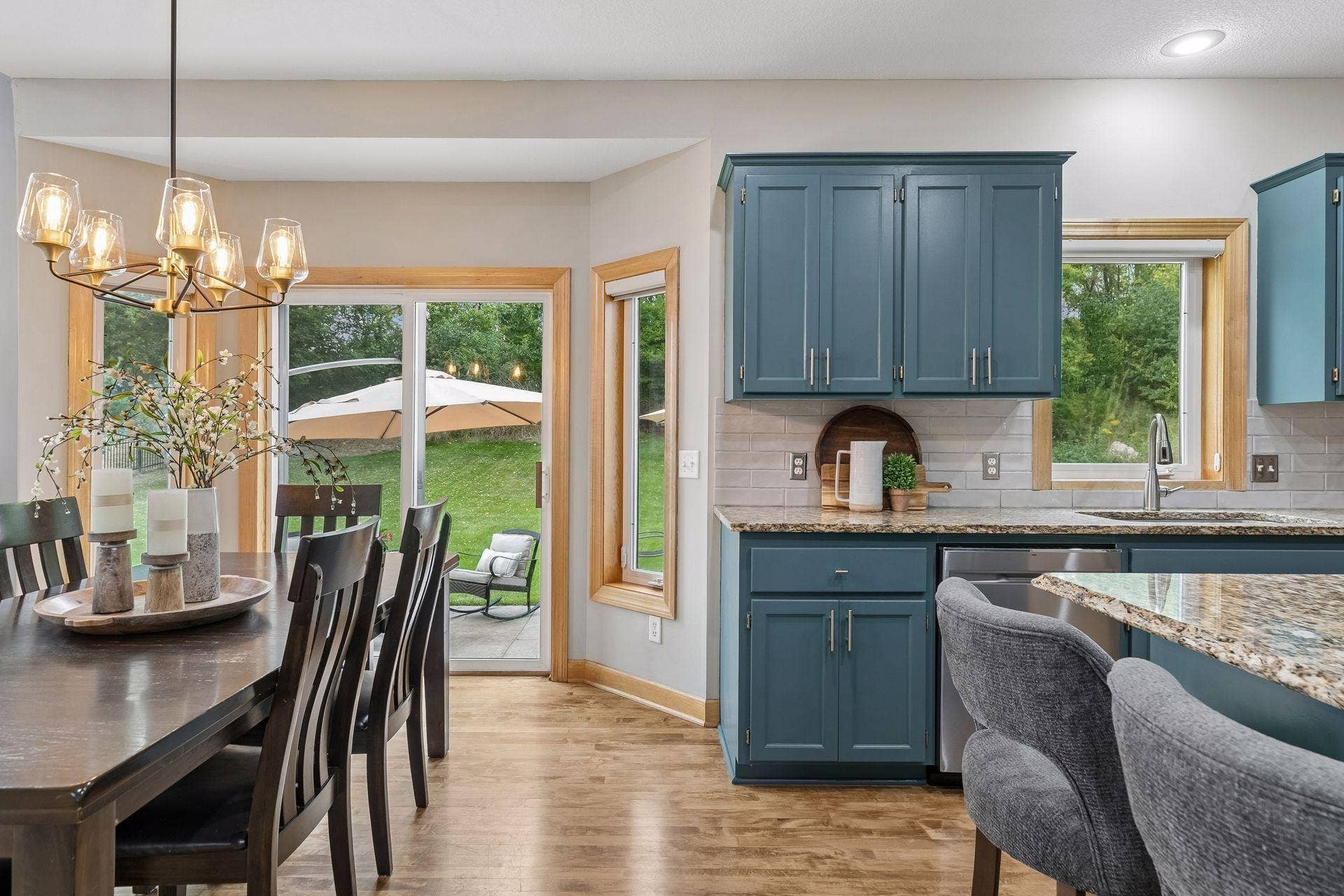 8053 Enclave Bay, Woodbury, MN 55125 8053 Enclave Bay, Woodbury, MN 55125