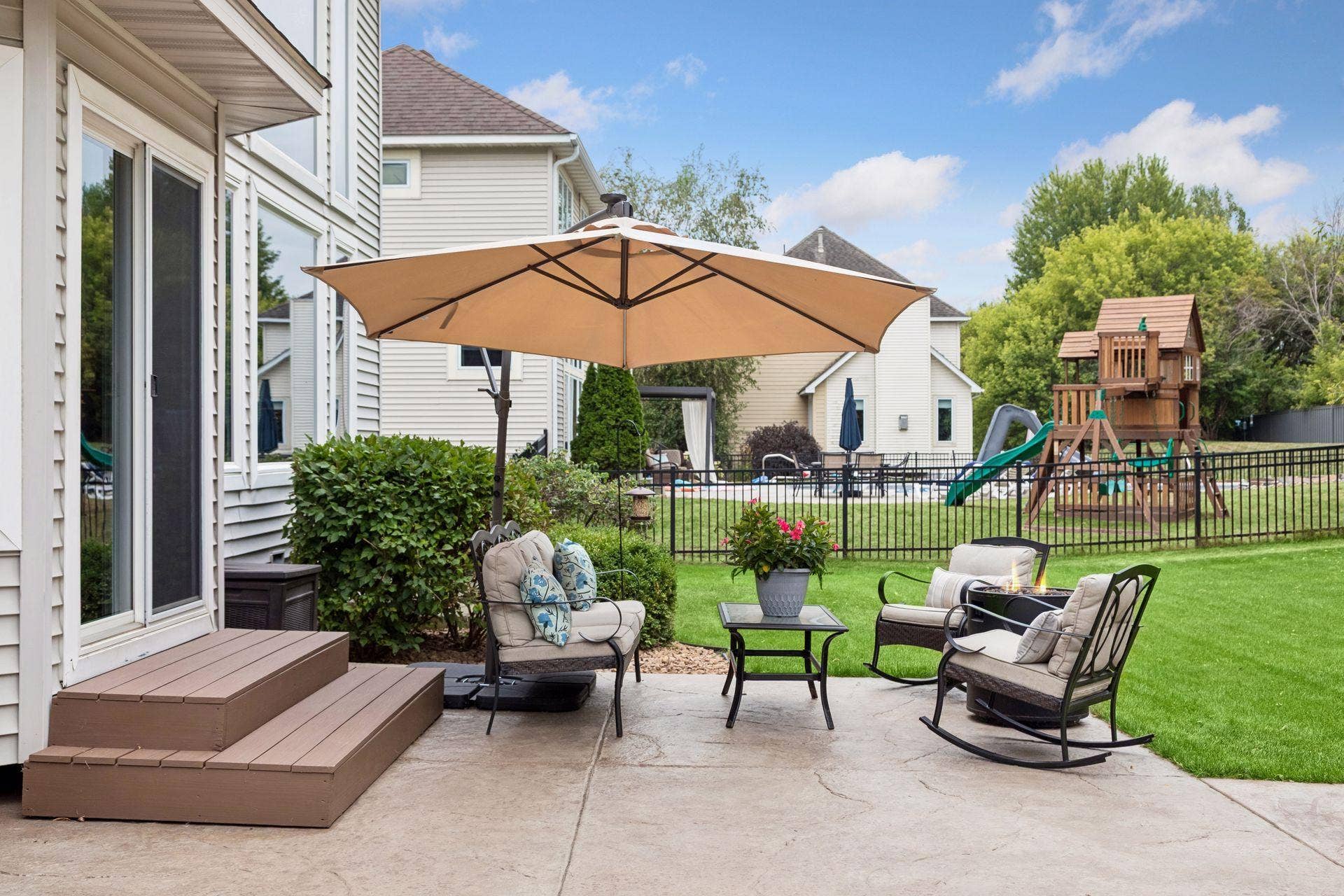 8053 Enclave Bay, Woodbury, MN 55125 8053 Enclave Bay, Woodbury, MN 55125