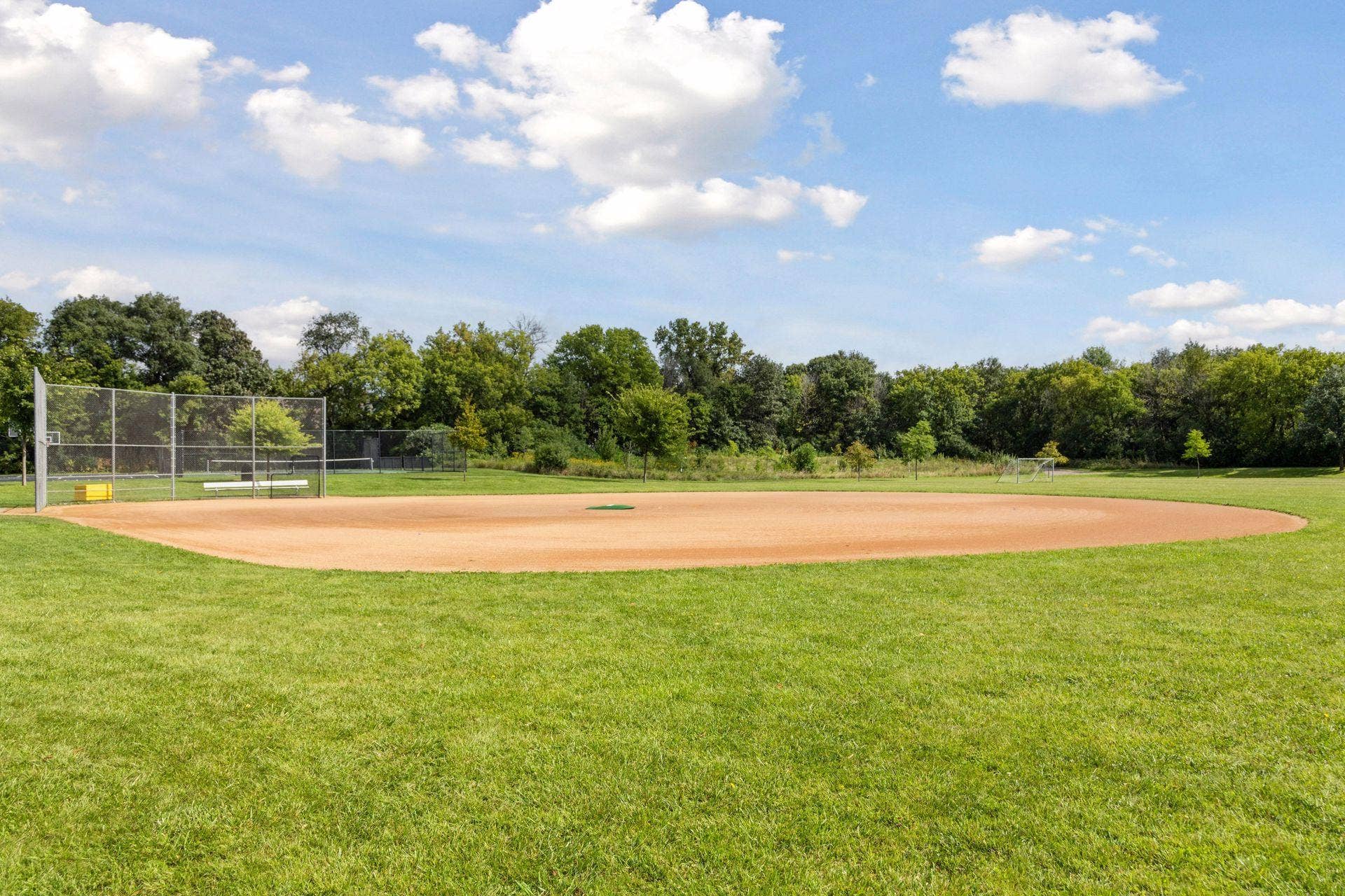 8053 Enclave Bay, Woodbury, MN 55125 Ridge Park Open Field