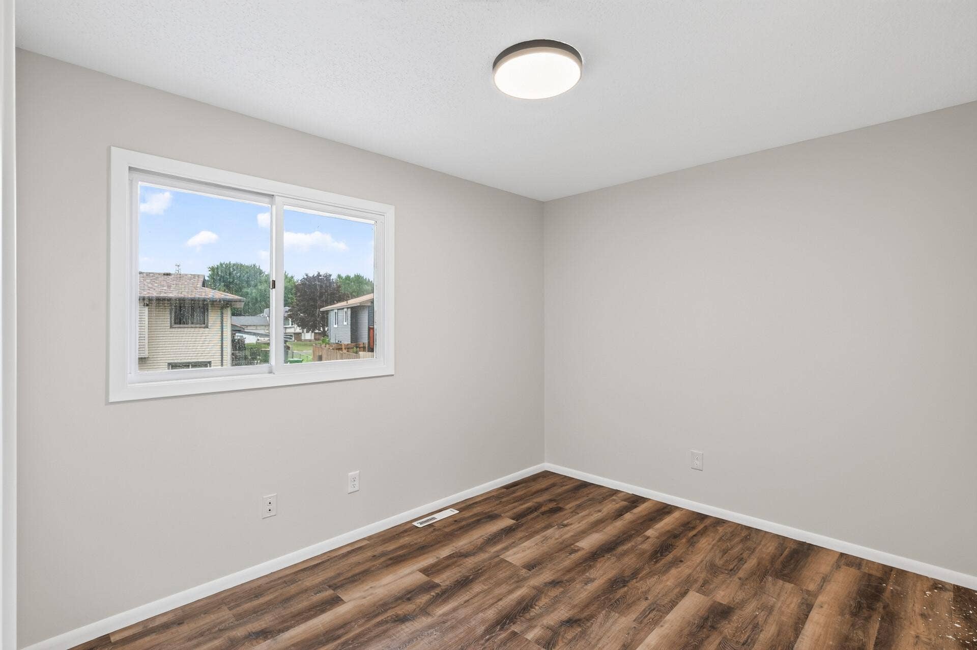 8444 Brunswick Court N, Brooklyn Park, MN 55443 Brand new flooring throughout the home!