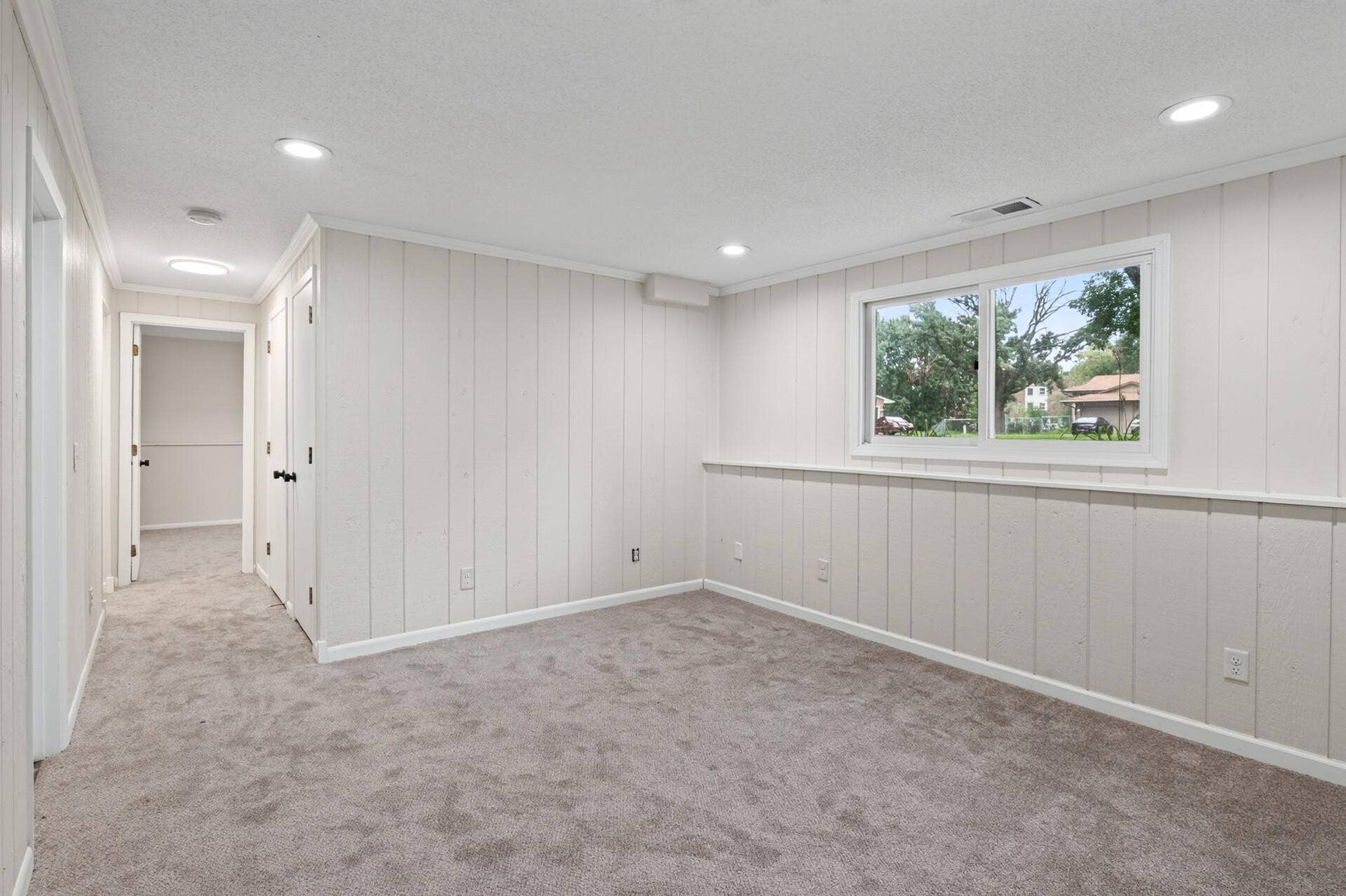 8444 Brunswick Court N, Brooklyn Park, MN 55443 Brand new carpet in lower level!