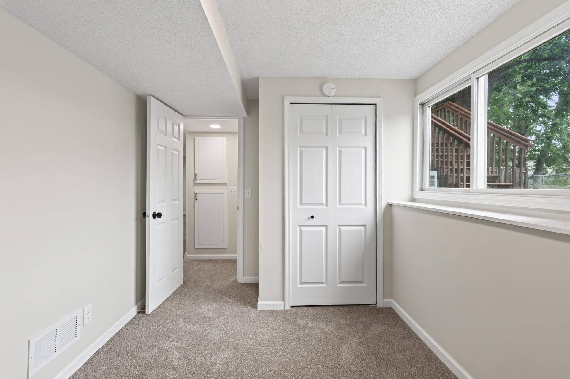 8444 Brunswick Court N, Brooklyn Park, MN 55443 Lots of natural sunlight in every room!