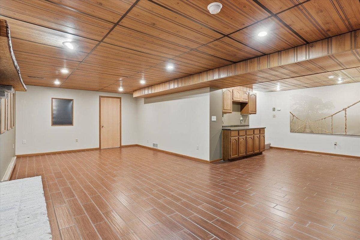 22-Lower Living Room.jpg
