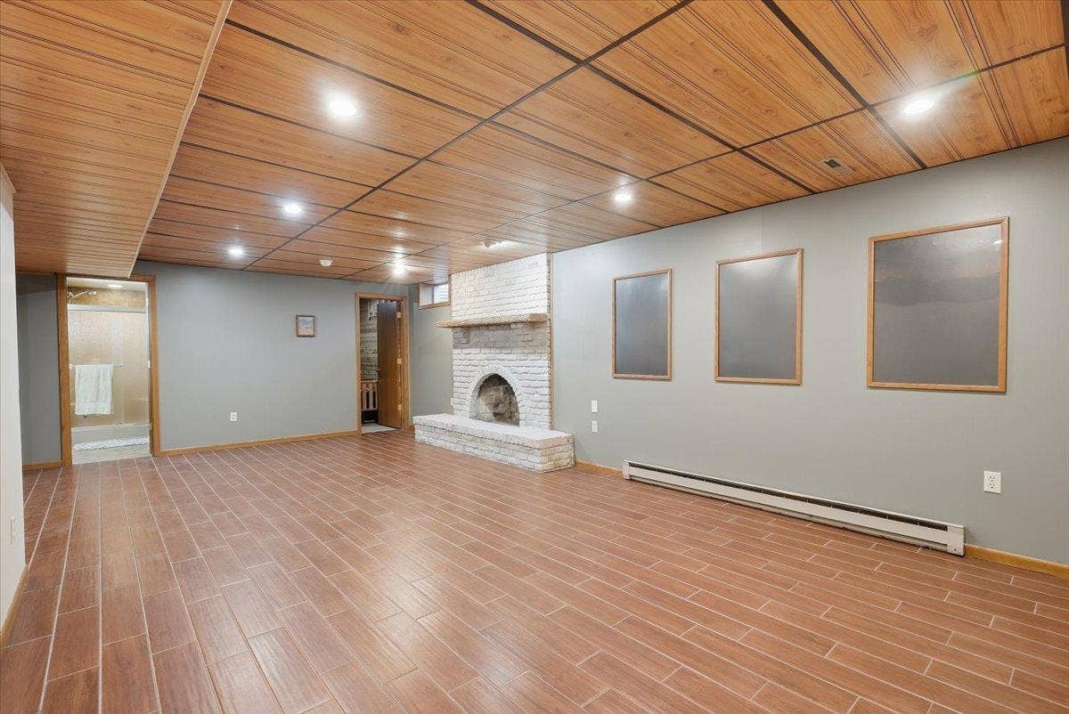 20-Lower Living Room.jpg