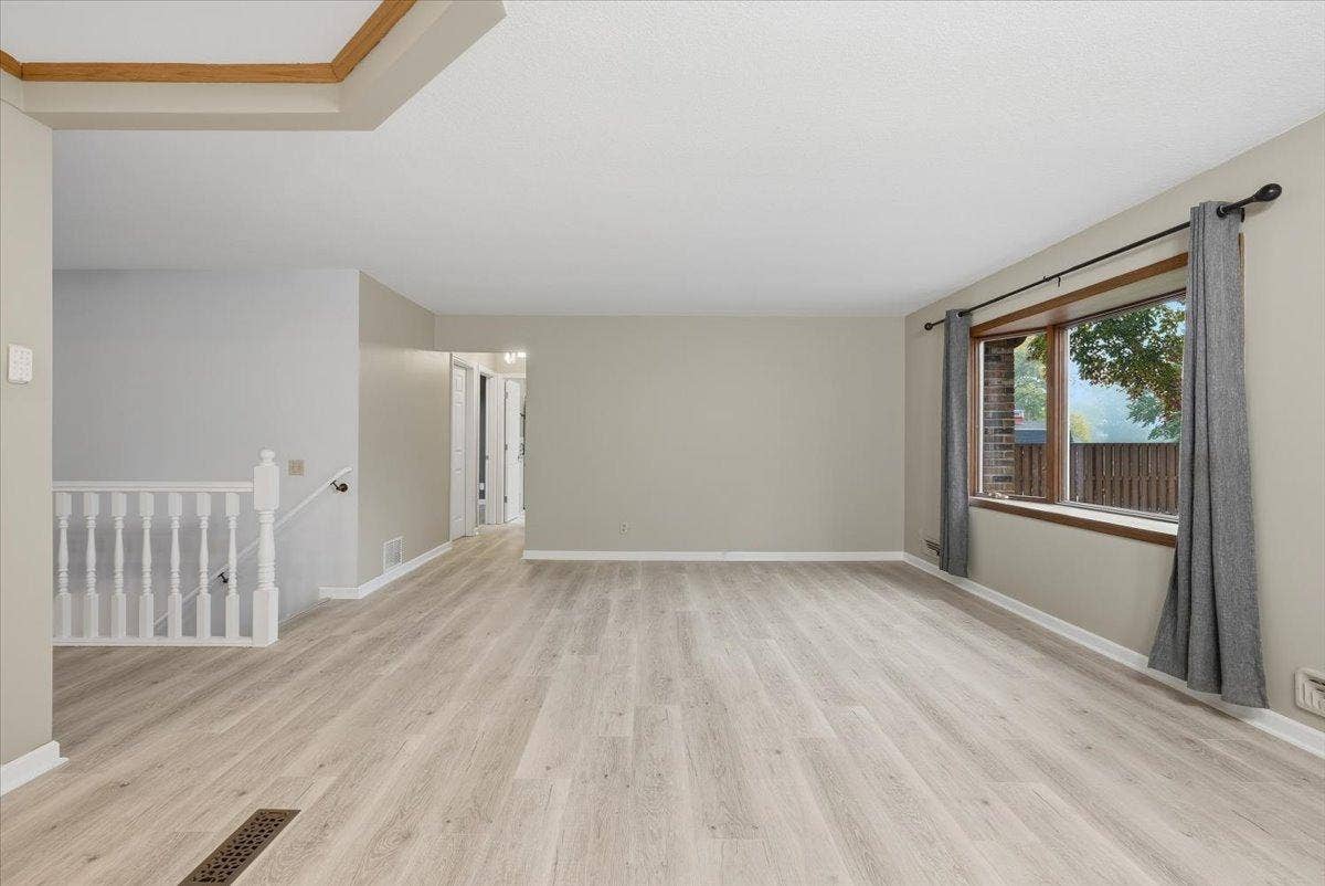 07-Living Room.jpg