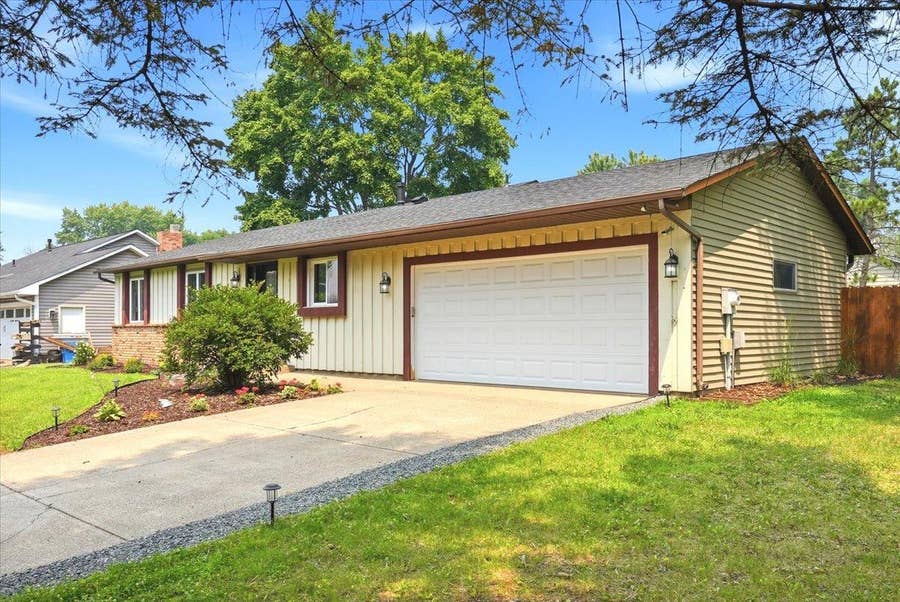 Property photo for 2602 Hawthorne Lane, Stillwater, MN