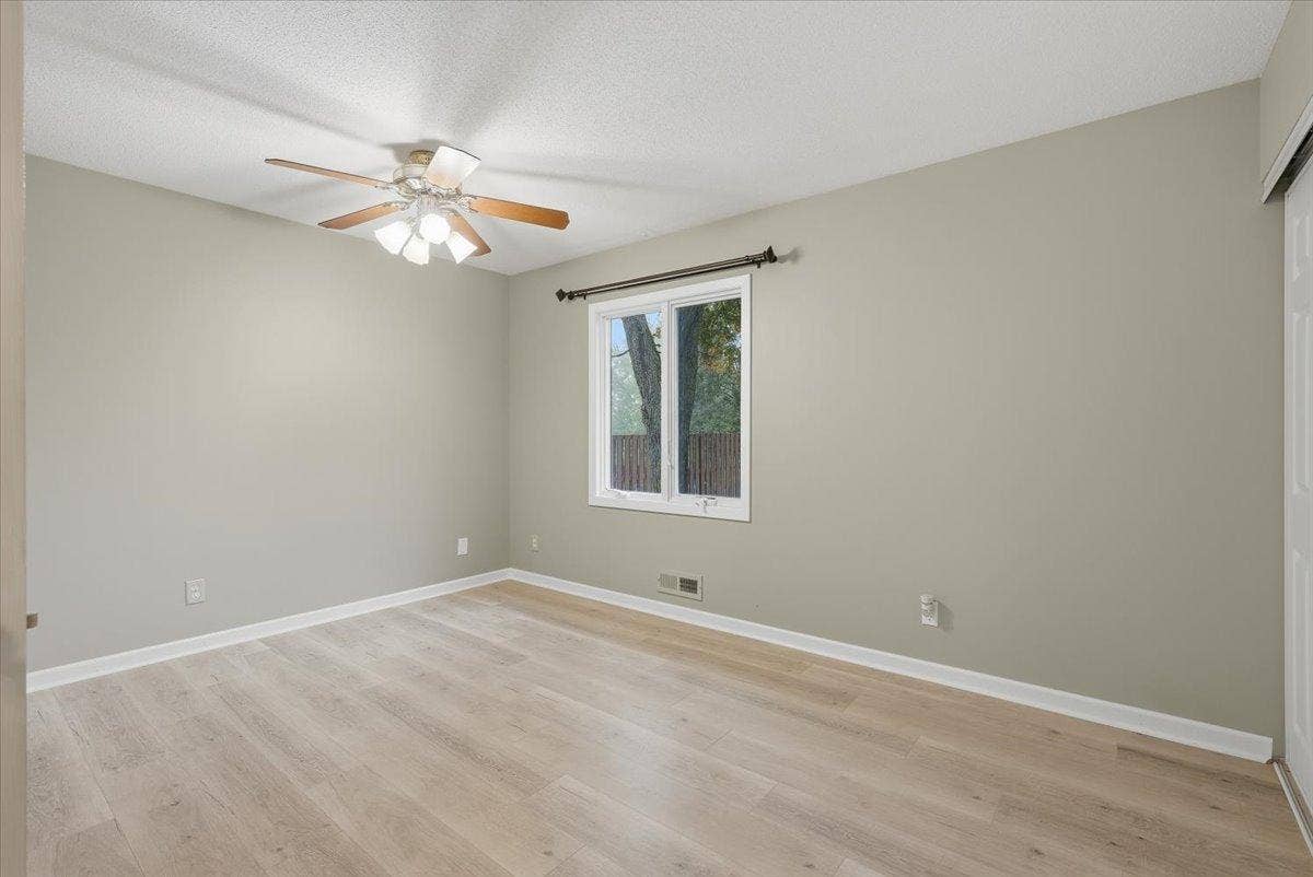 12-Bed 2.jpg