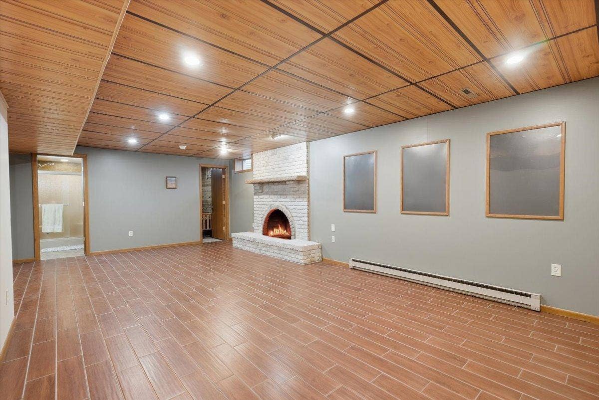 21-Lower Living Room.jpg