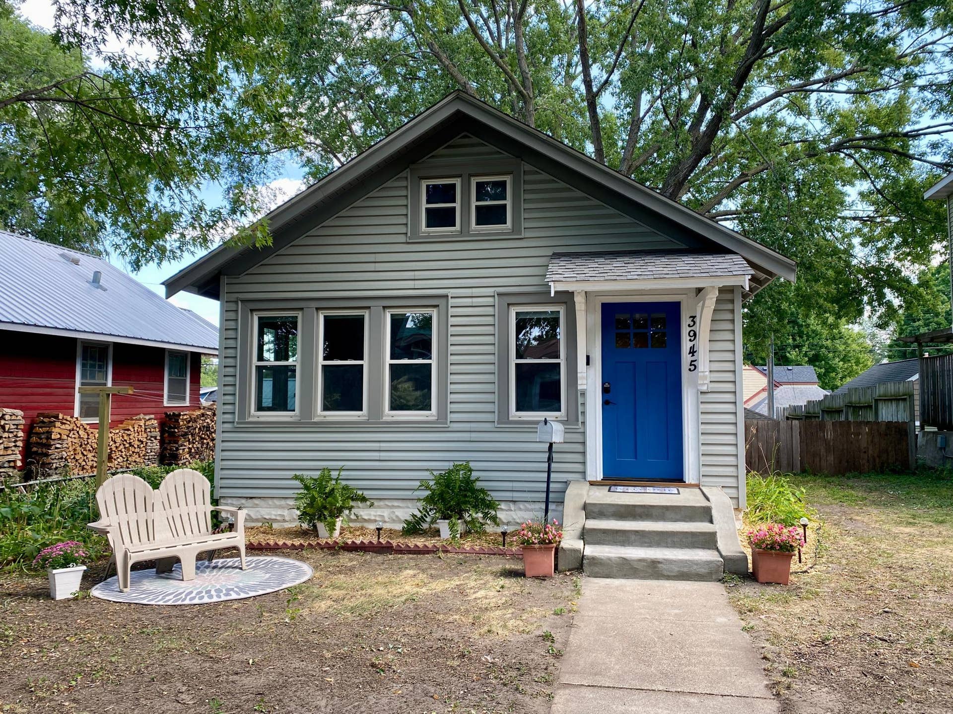a-Front of House.JPG