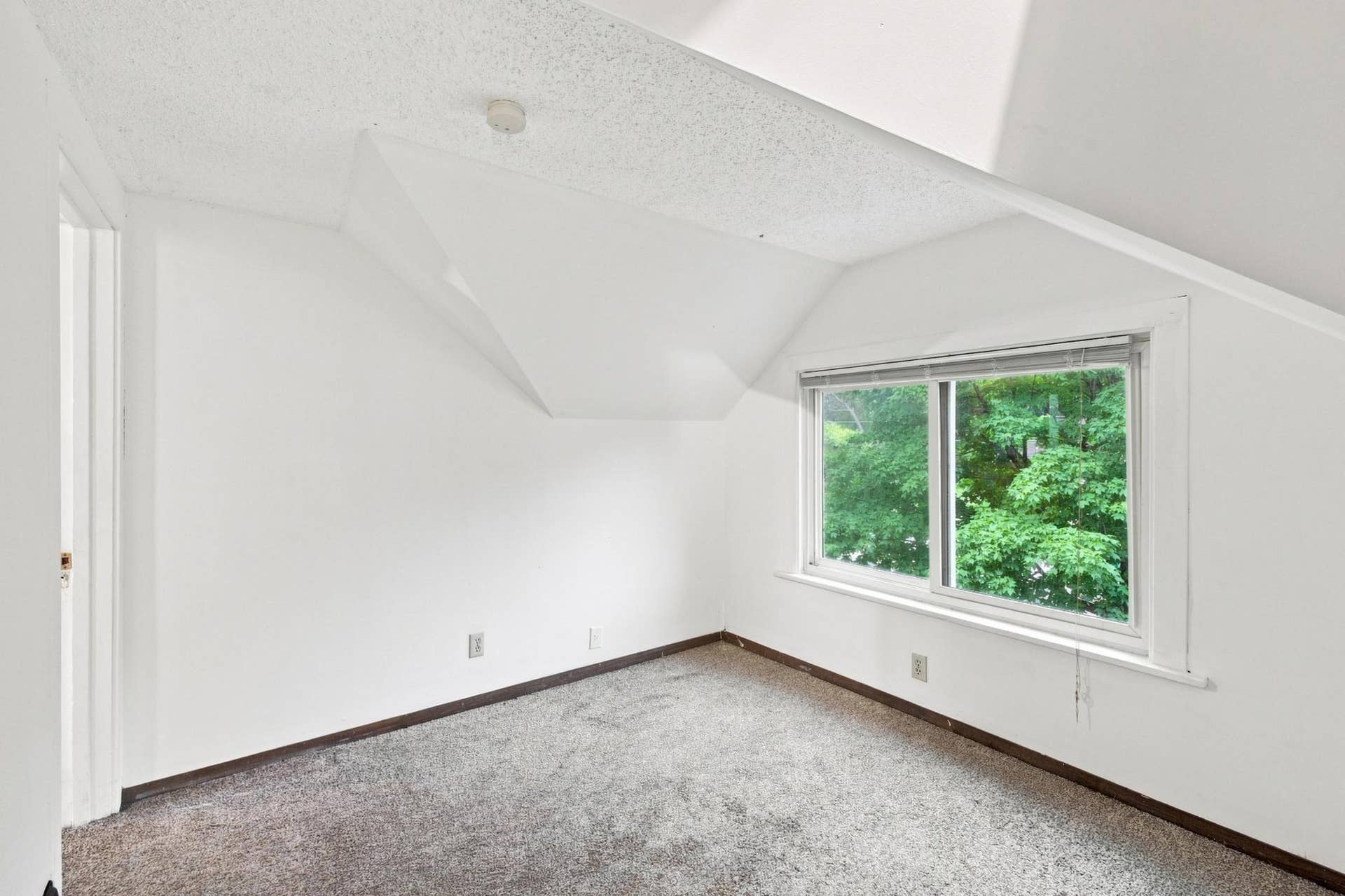 5432 Bryant Avenue N, Brooklyn Center, MN 55430 14.jpg