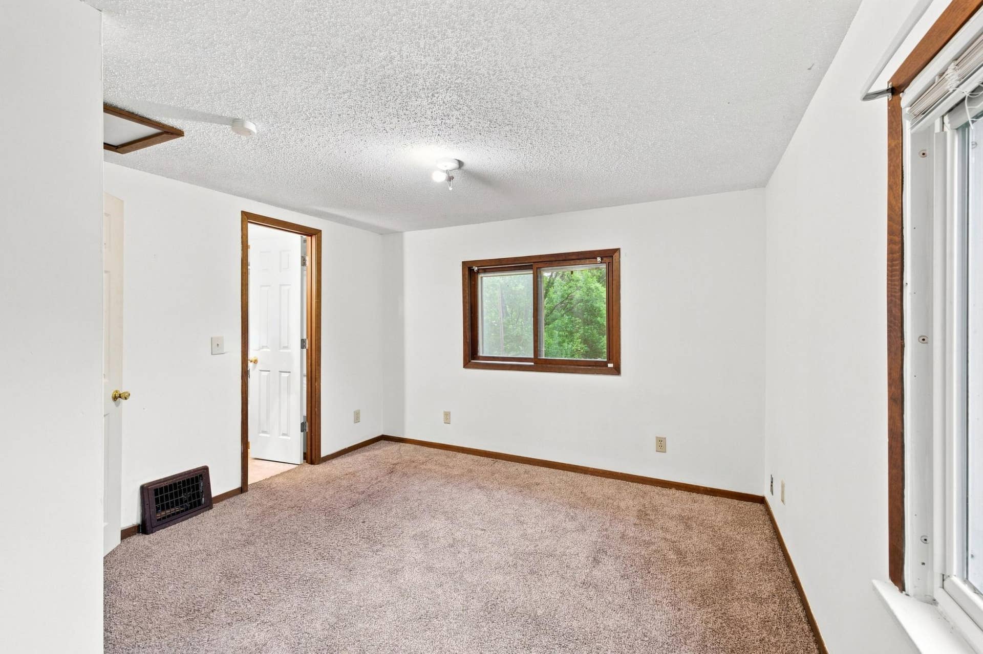 5432 Bryant Avenue N, Brooklyn Center, MN 55430 17.jpg