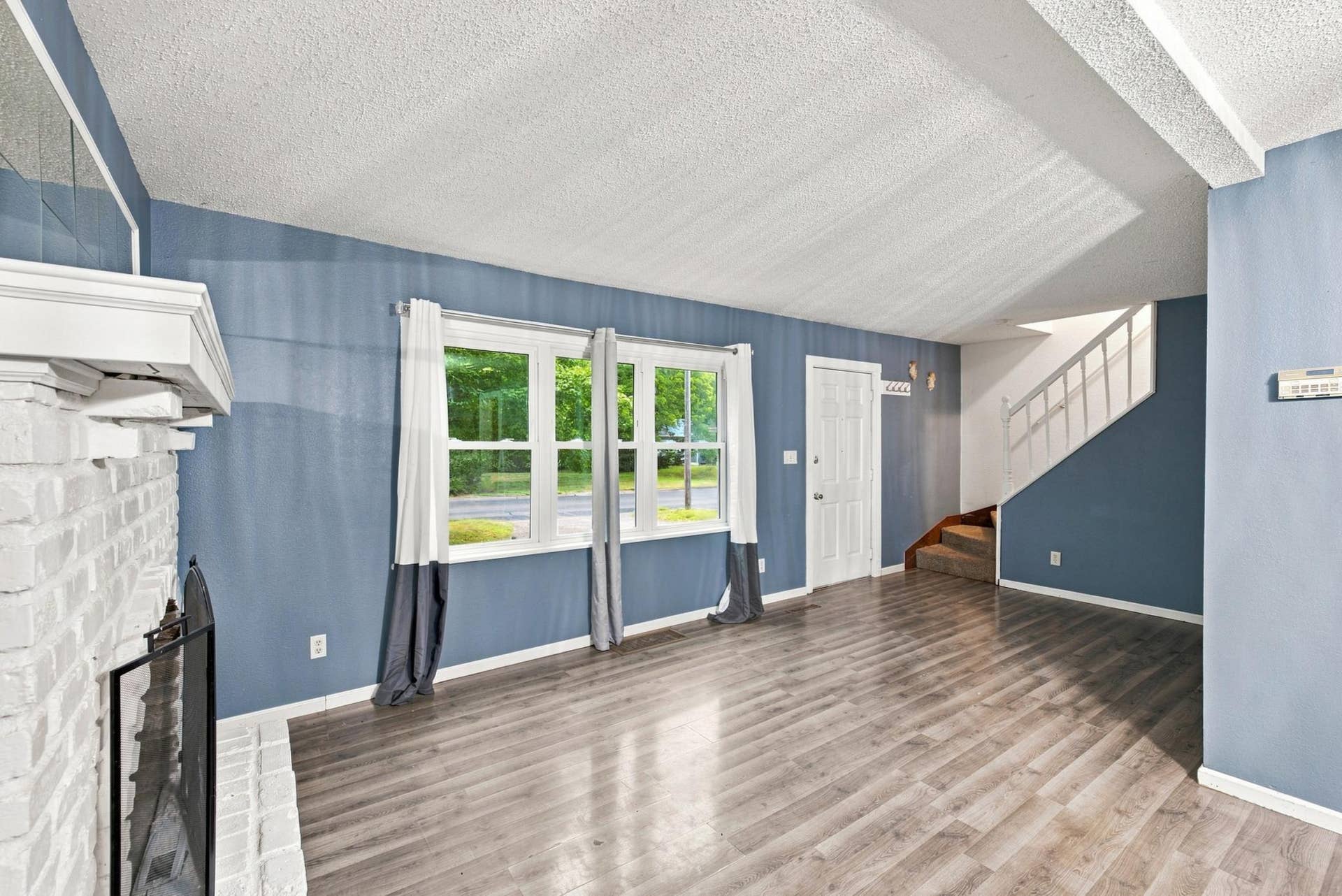 5432 Bryant Avenue N, Brooklyn Center, MN 55430 10.jpg