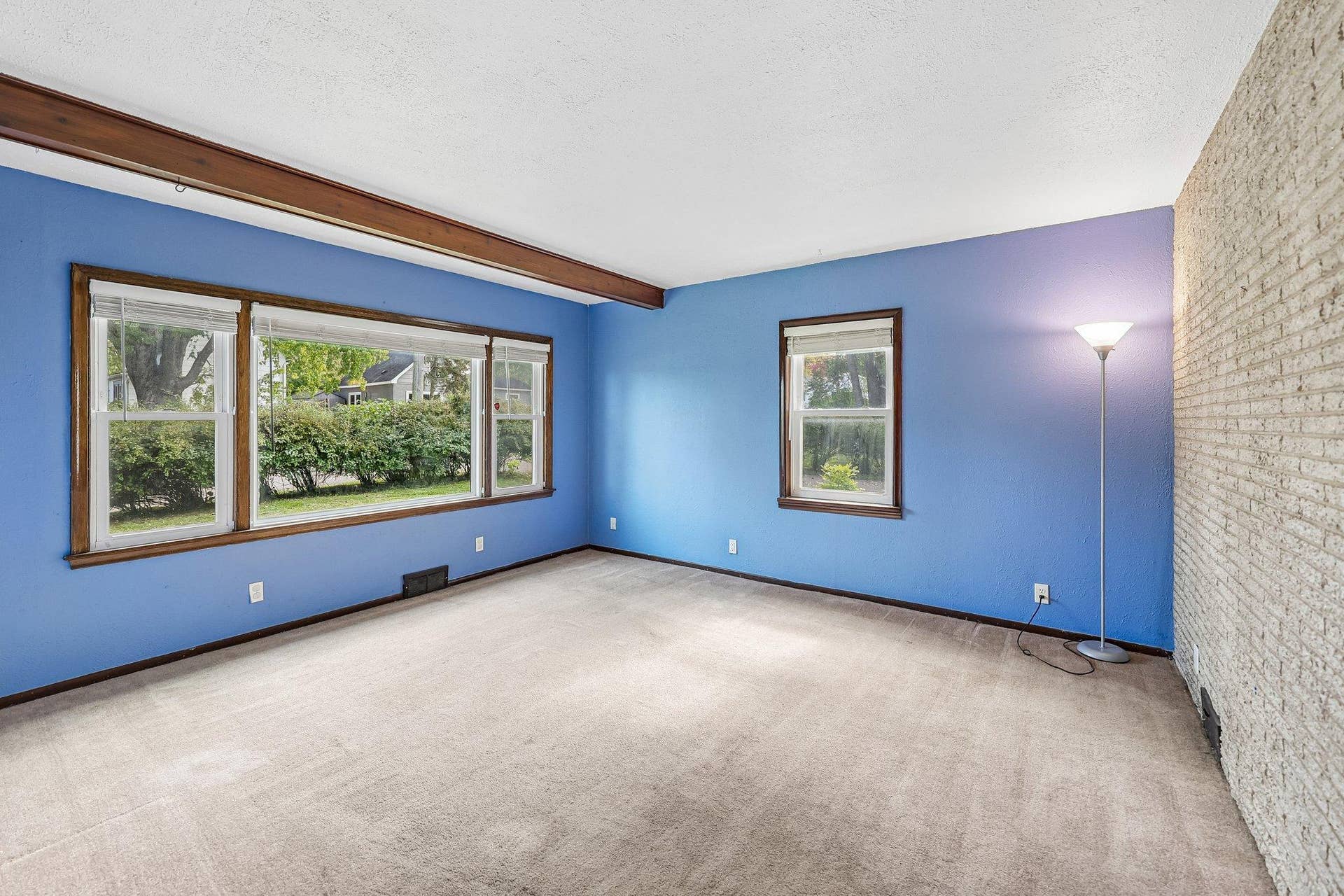 2229 Oak Hill Place, North Saint Paul, MN 55109 20-web-or-mls-Oak Hill Pl-S0610-018.jpg