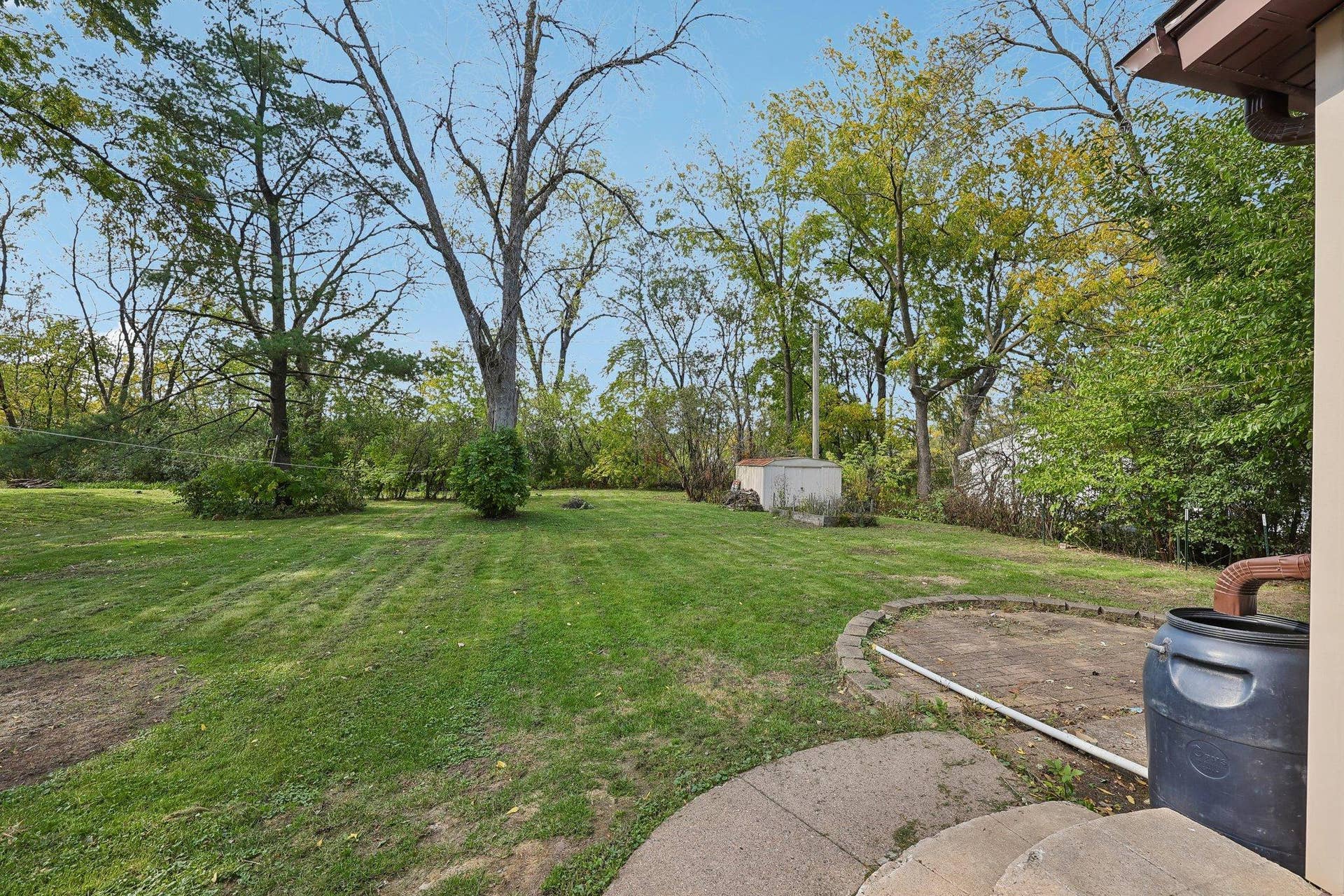 2229 Oak Hill Place, North Saint Paul, MN 55109 35-web-or-mls-Oak Hill Pl-S0610-033.jpg