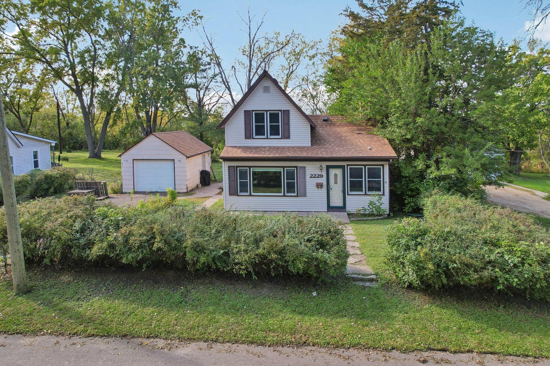 2229 Oak Hill Place, North Saint Paul, MN 55109 40-web-or-mls-Oak Hill Pl-S0610-038.jpg