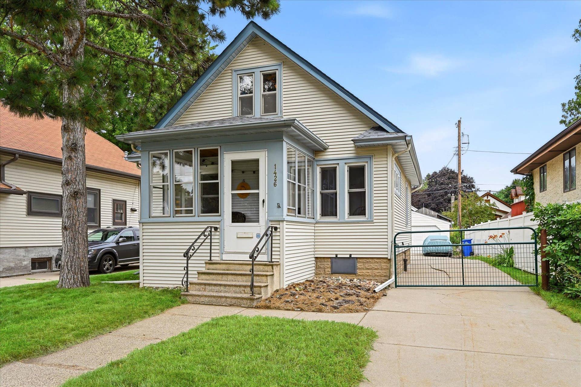 02-1426 Pascal St [3302744]- 002.jpg