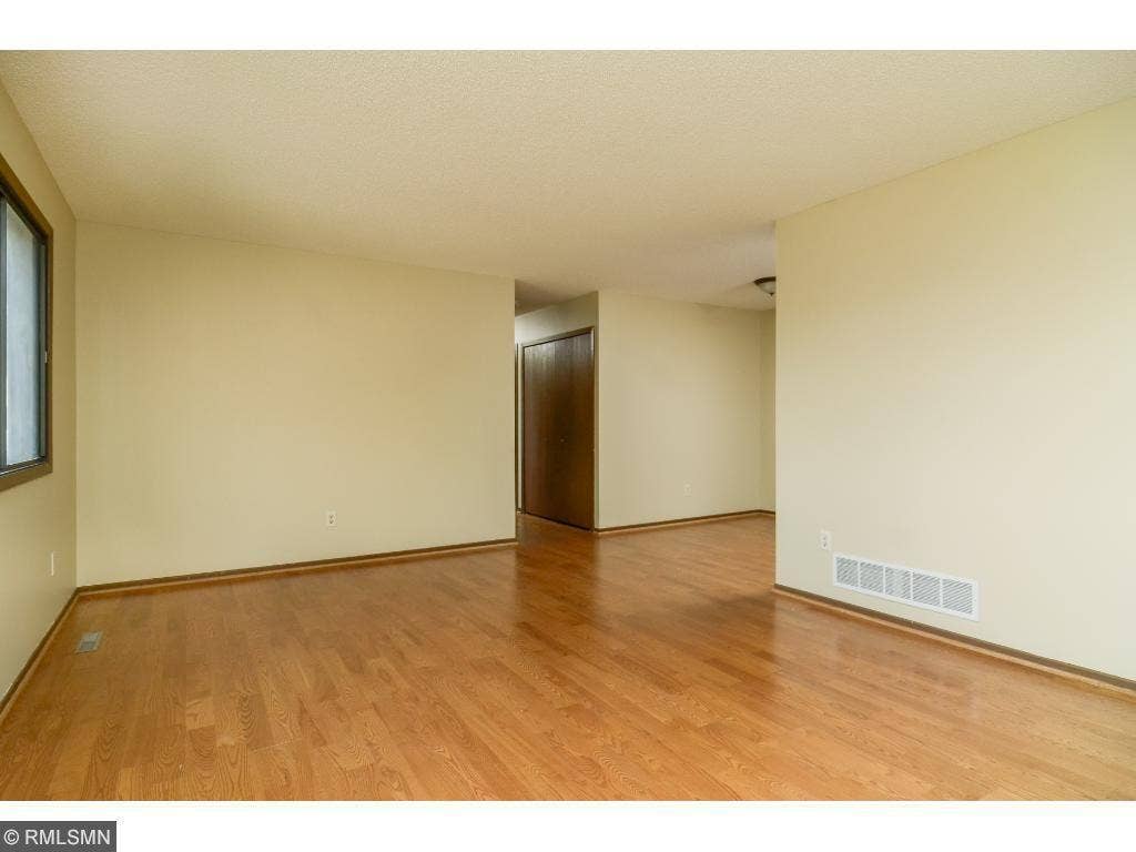 6501 84th Court N, Brooklyn Park, MN 55445 6501 84th Court N, Brooklyn Park, MN 55445