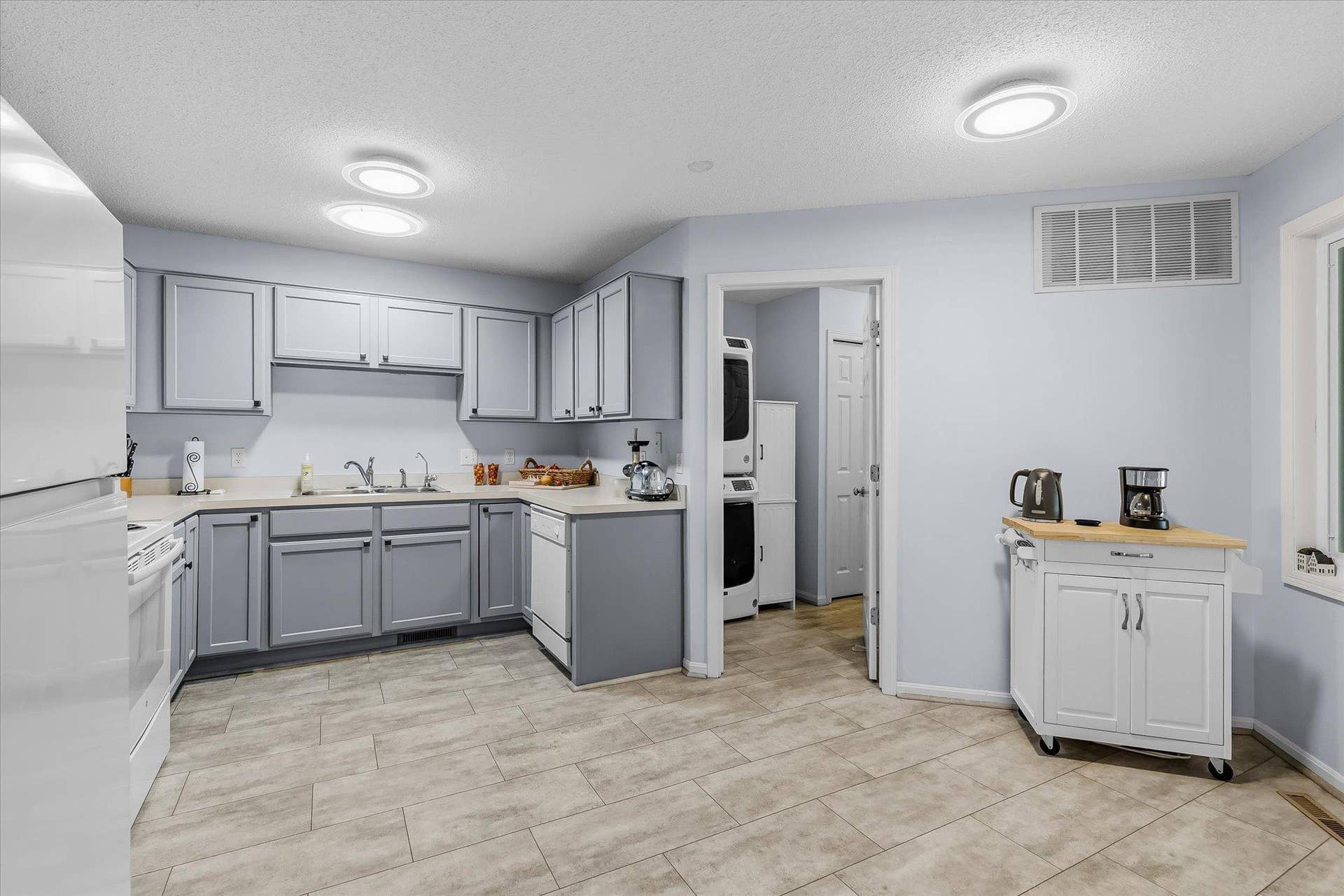 7856 Heinbuch Trail, Woodbury, MN 55125 18-Heinbuch.Trail (18).jpg