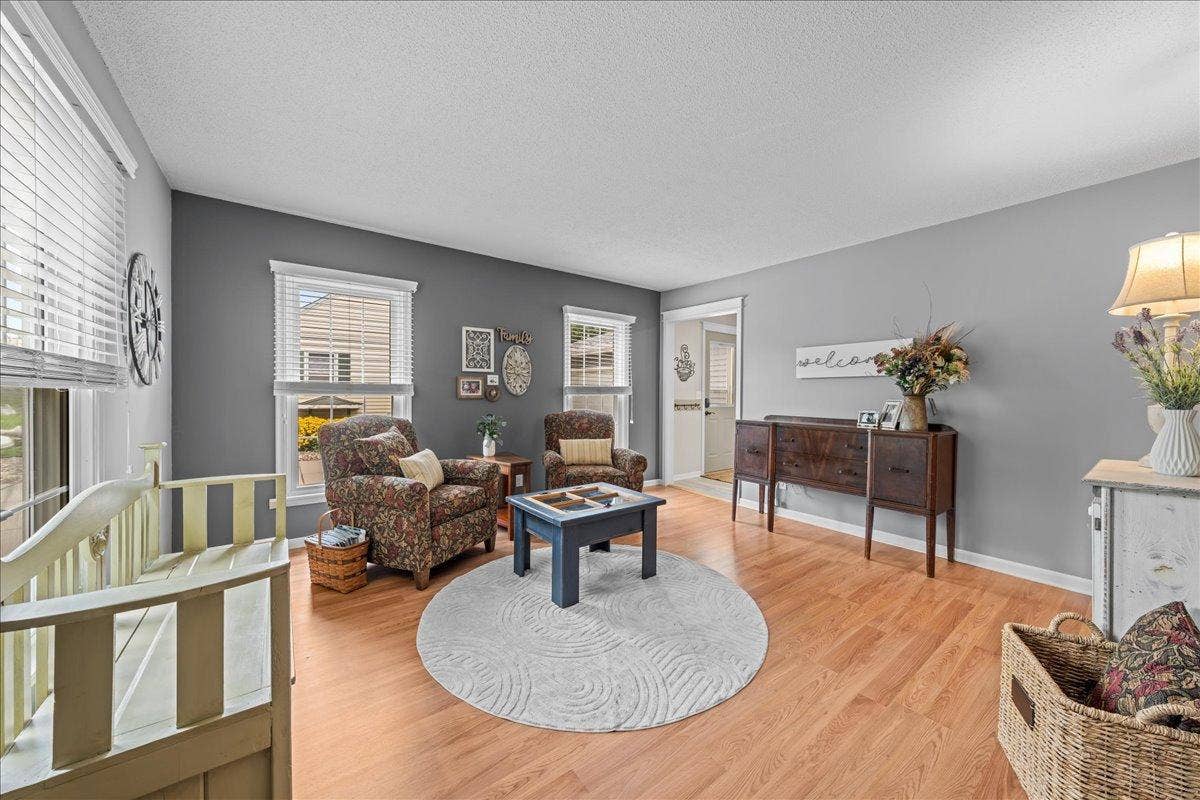 198 Ferndale Street N, Maplewood, MN 55119 05-SNY02928.jpg