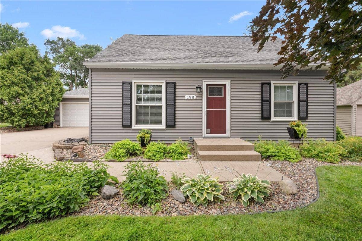 198 Ferndale Street N, Maplewood, MN 55119 03-SNY00072.jpg