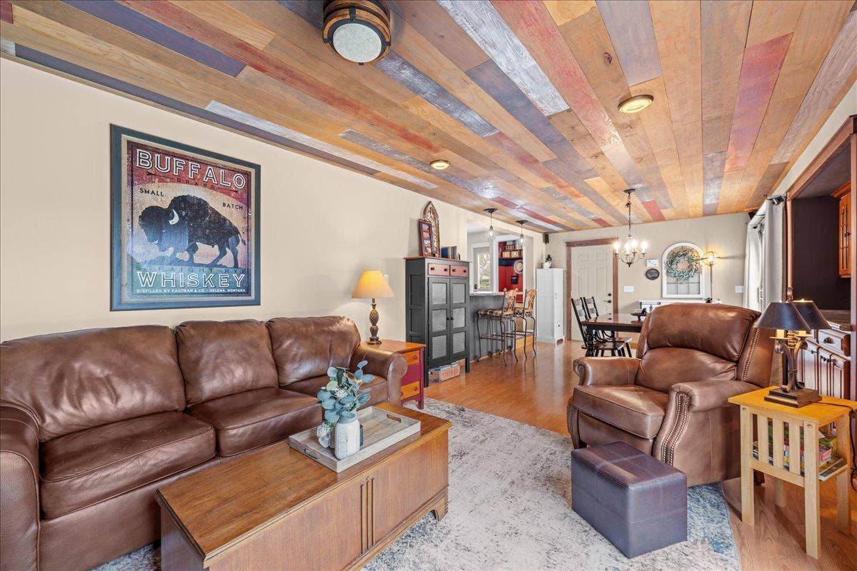 198 Ferndale Street N, Maplewood, MN 55119 24-SNY02979.jpg