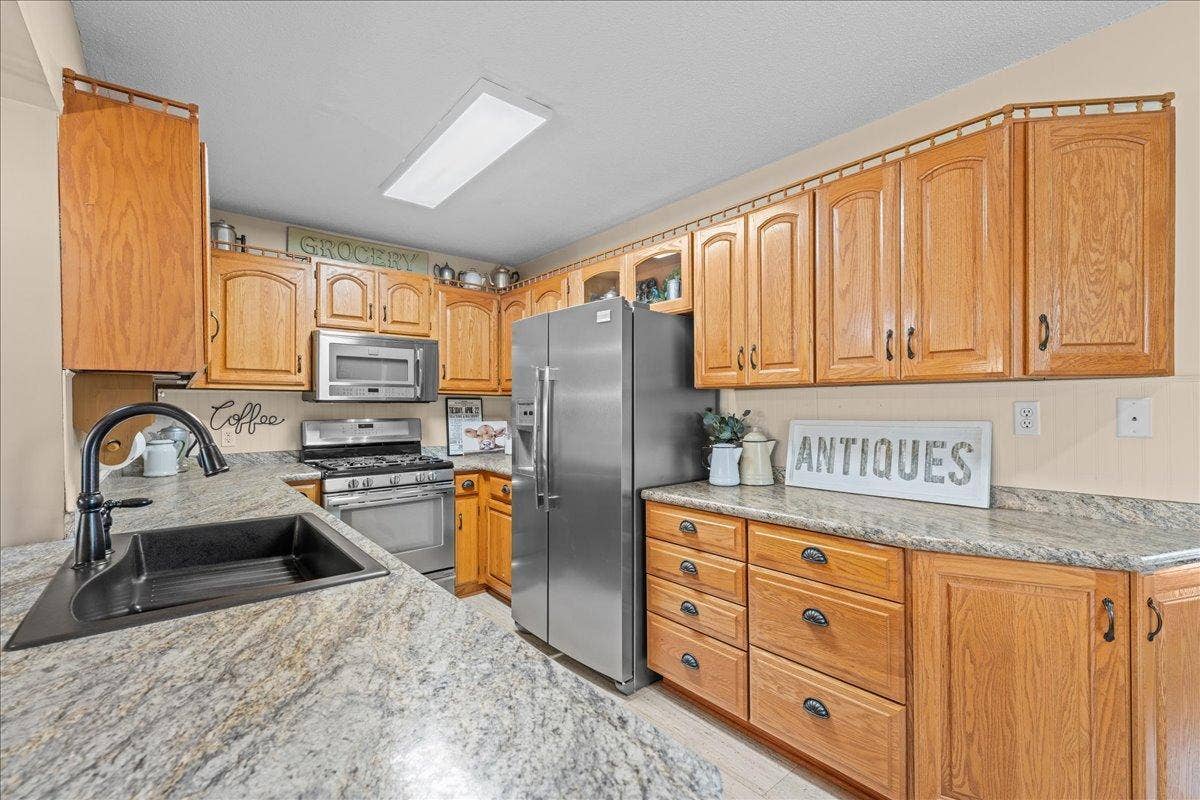 198 Ferndale Street N, Maplewood, MN 55119 18-SNY02958.jpg