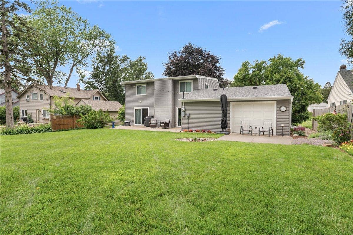 198 Ferndale Street N, Maplewood, MN 55119 44-SNY00093.jpg