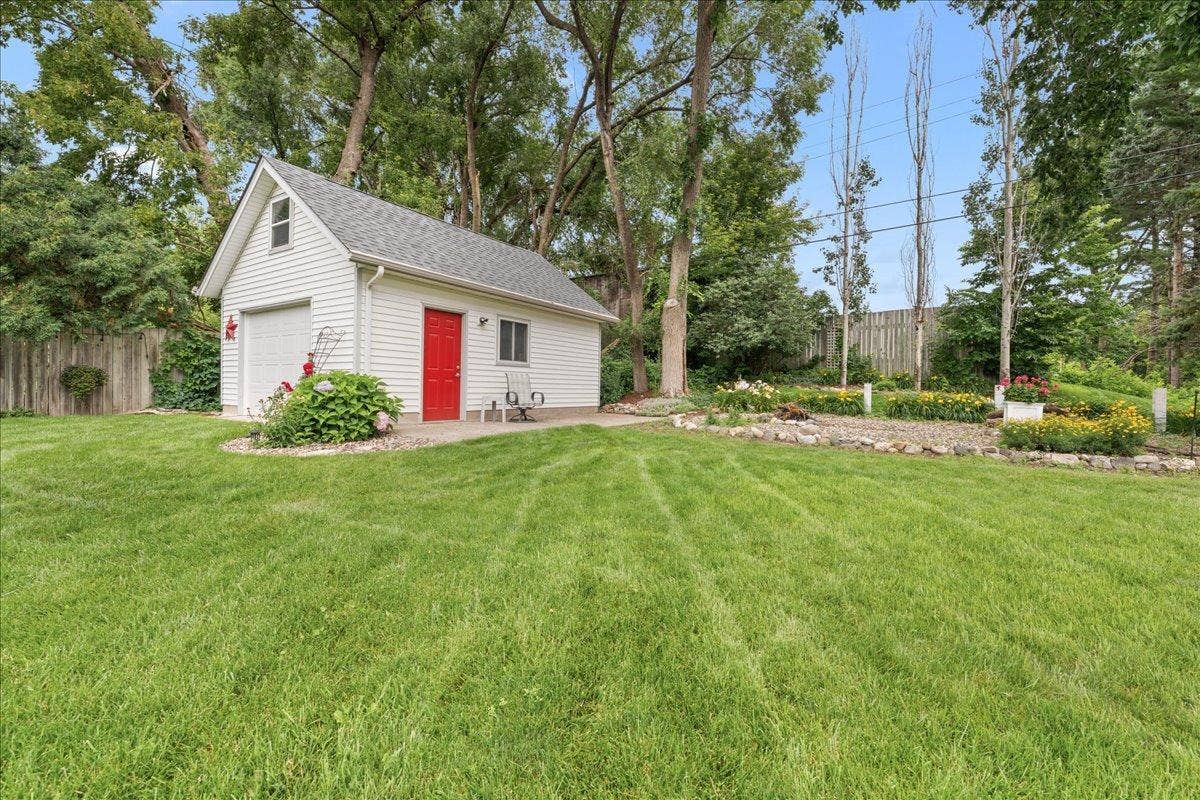 198 Ferndale Street N, Maplewood, MN 55119 49-SNY00087.jpg