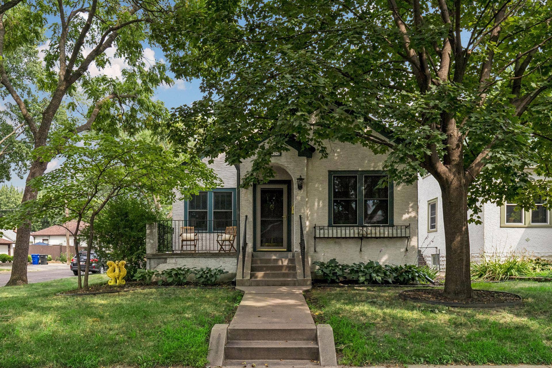 422 Brimhall Street, 95, Saint Paul, MN 55105 Nestled on the corner of Brimhall and Palace