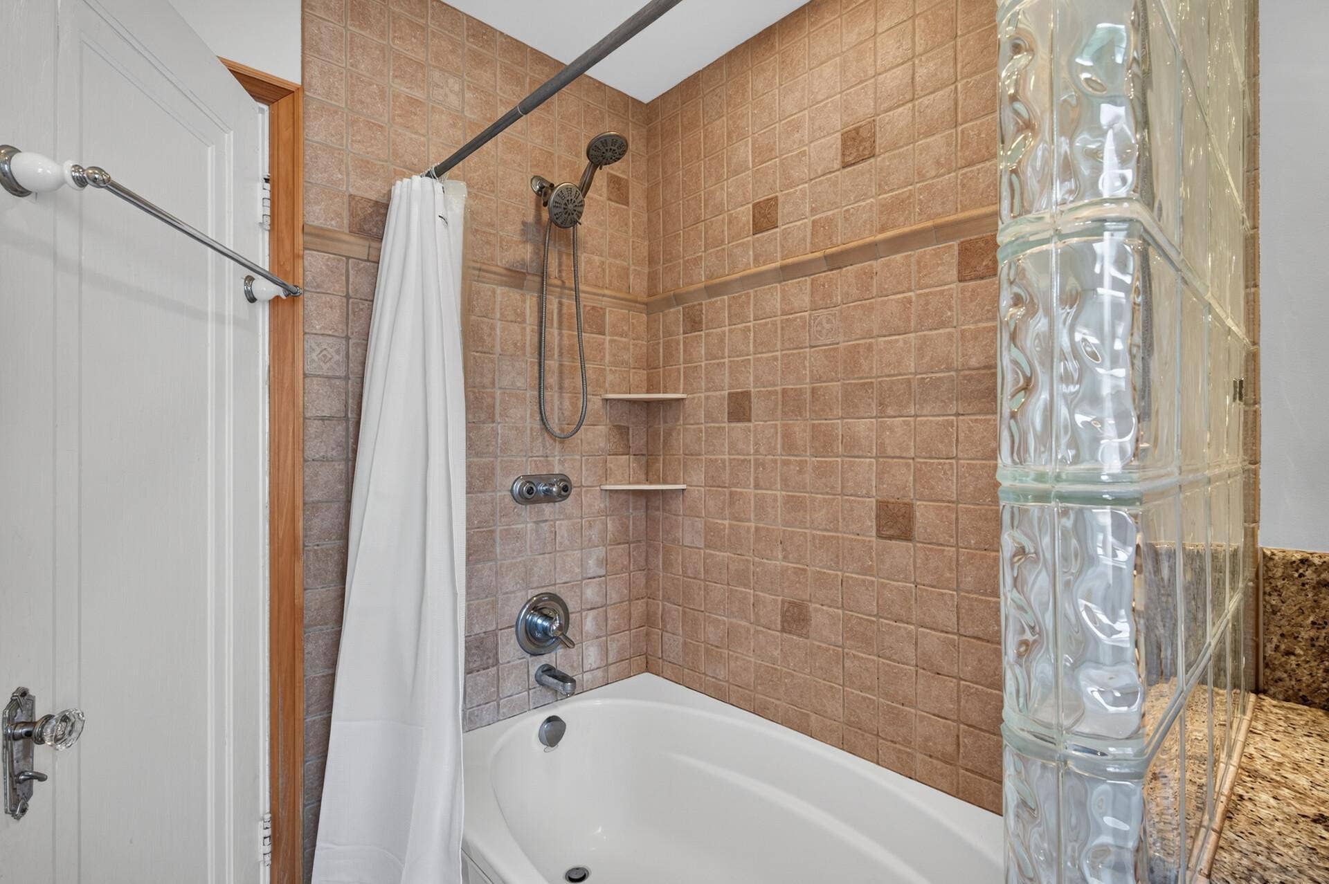 1865 Palace Avenue, 95, Saint Paul, MN 55105 27_1865_Palace27_mls.jpg