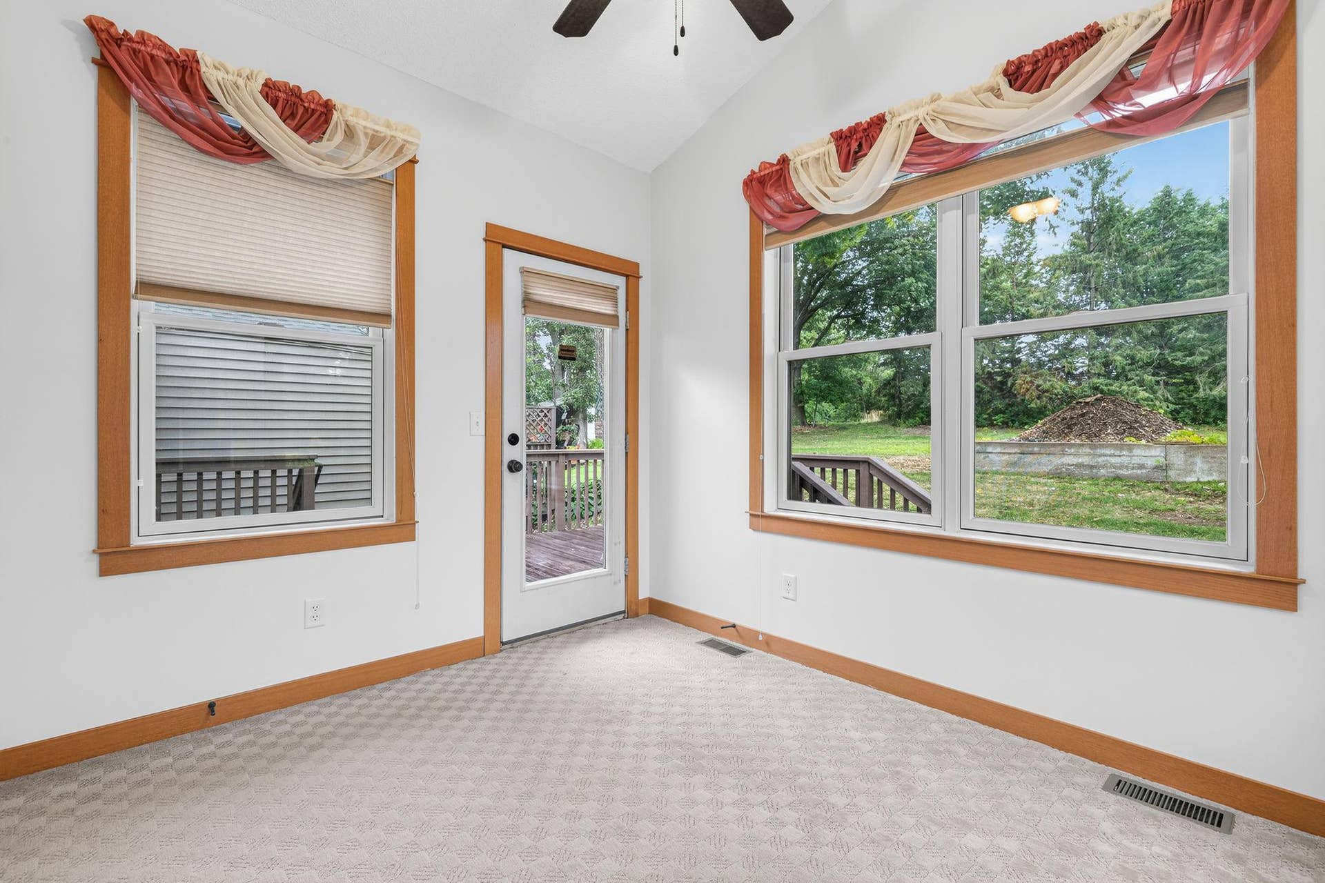 5845 Oakgreen Court N, Stillwater, MN 55082 23-web-or-mls-5845 Oakgreen Court North Stillwater-12.jpg