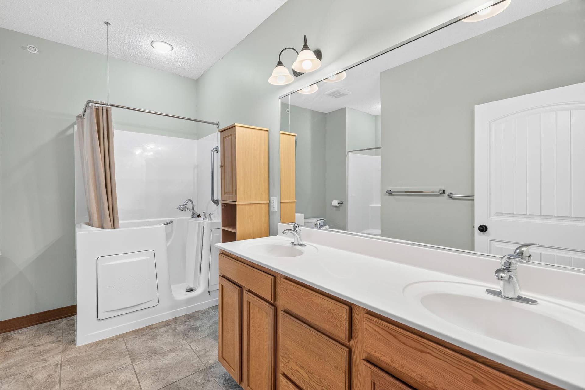 5845 Oakgreen Court N, Stillwater, MN 55082 19-web-or-mls-5845 Oakgreen Court North Stillwater-15.jpg