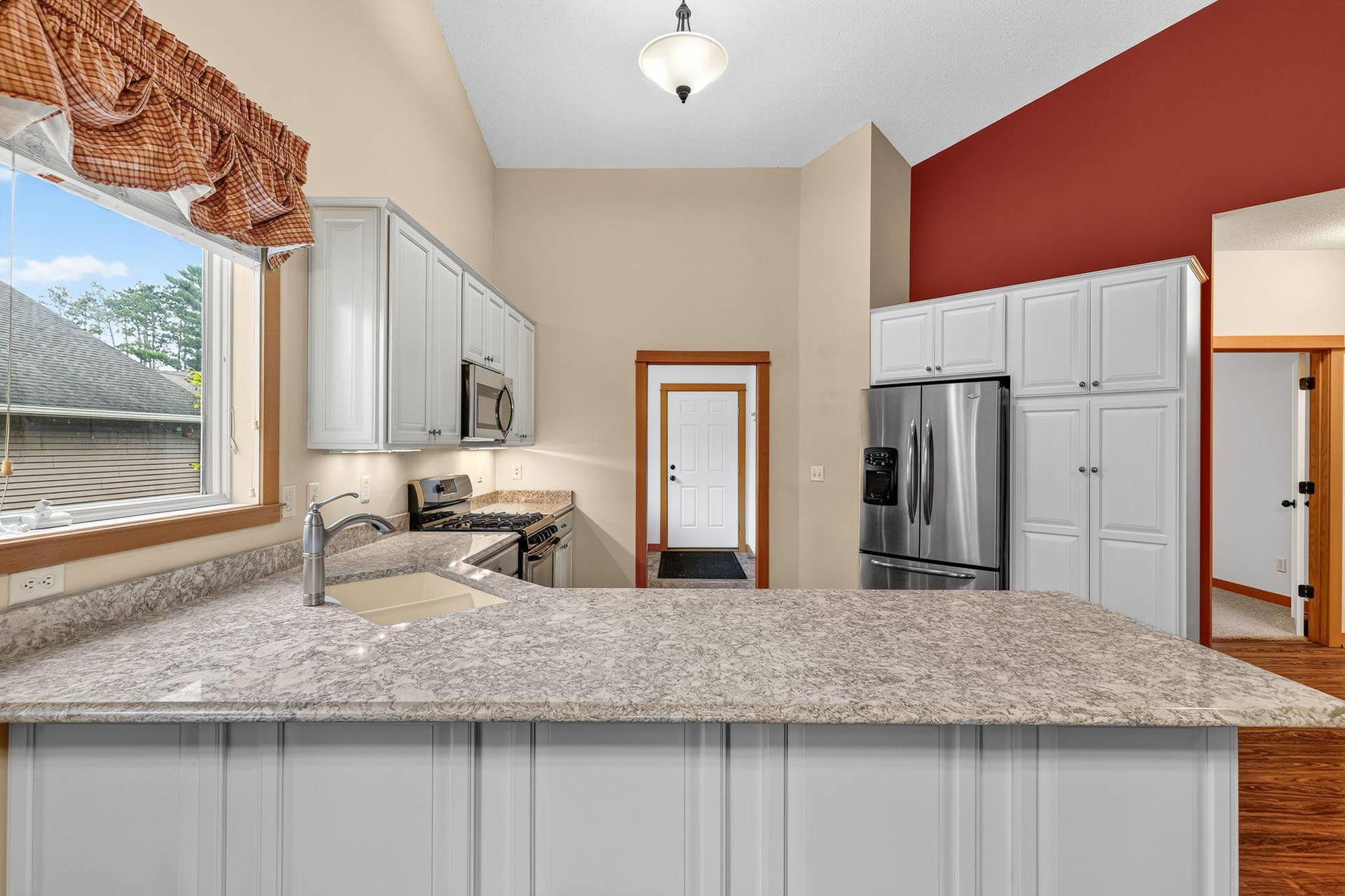 5845 Oakgreen Court N, Stillwater, MN 55082 11-web-or-mls-5845 Oakgreen Court North Stillwater-18.jpg