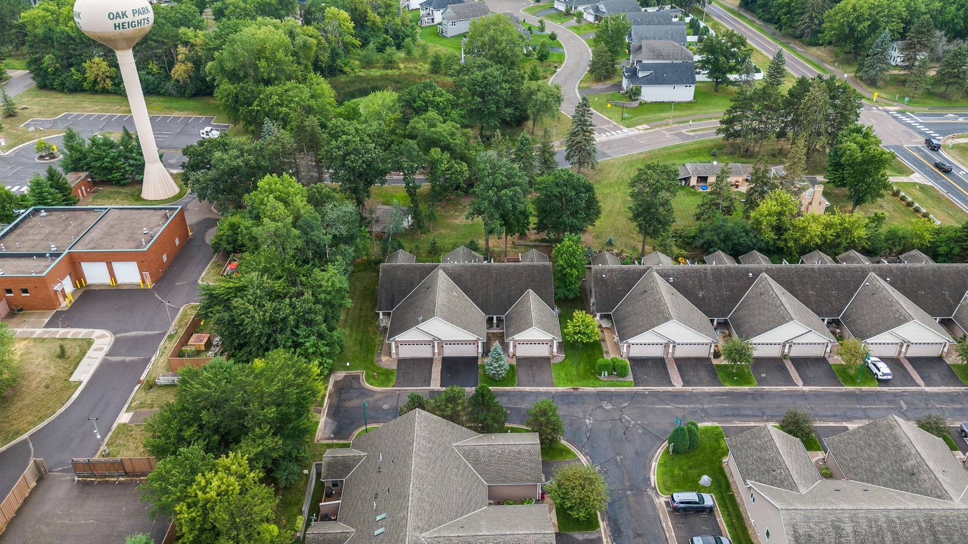 5845 Oakgreen Court N, Stillwater, MN 55082 33-web-or-mls-5845 Oakgreen Court North Stillwater-8.jpg