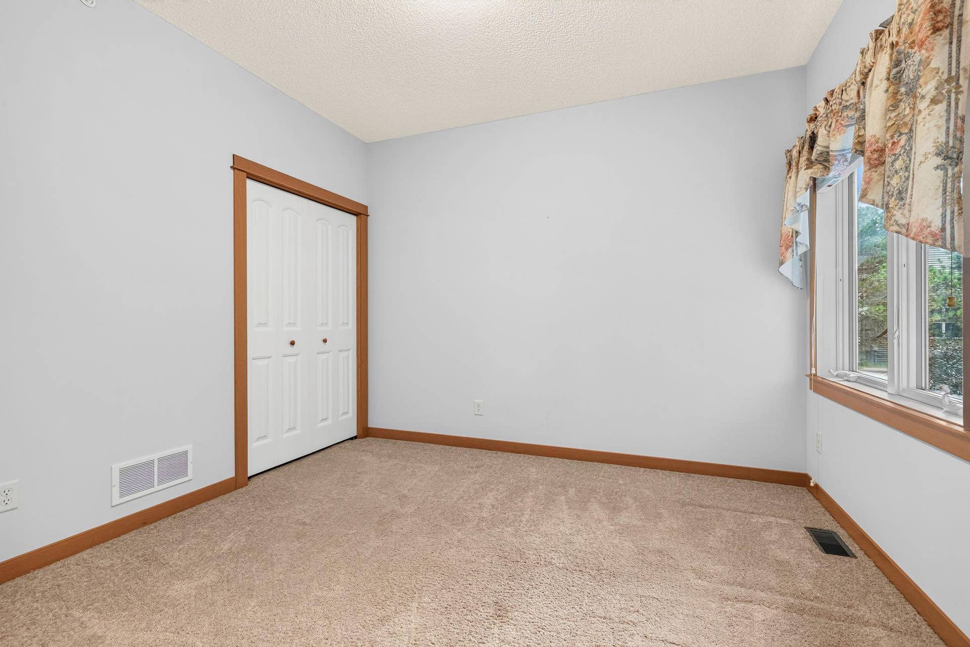 5845 Oakgreen Court N, Stillwater, MN 55082 21-web-or-mls-5845 Oakgreen Court North Stillwater-28.jpg