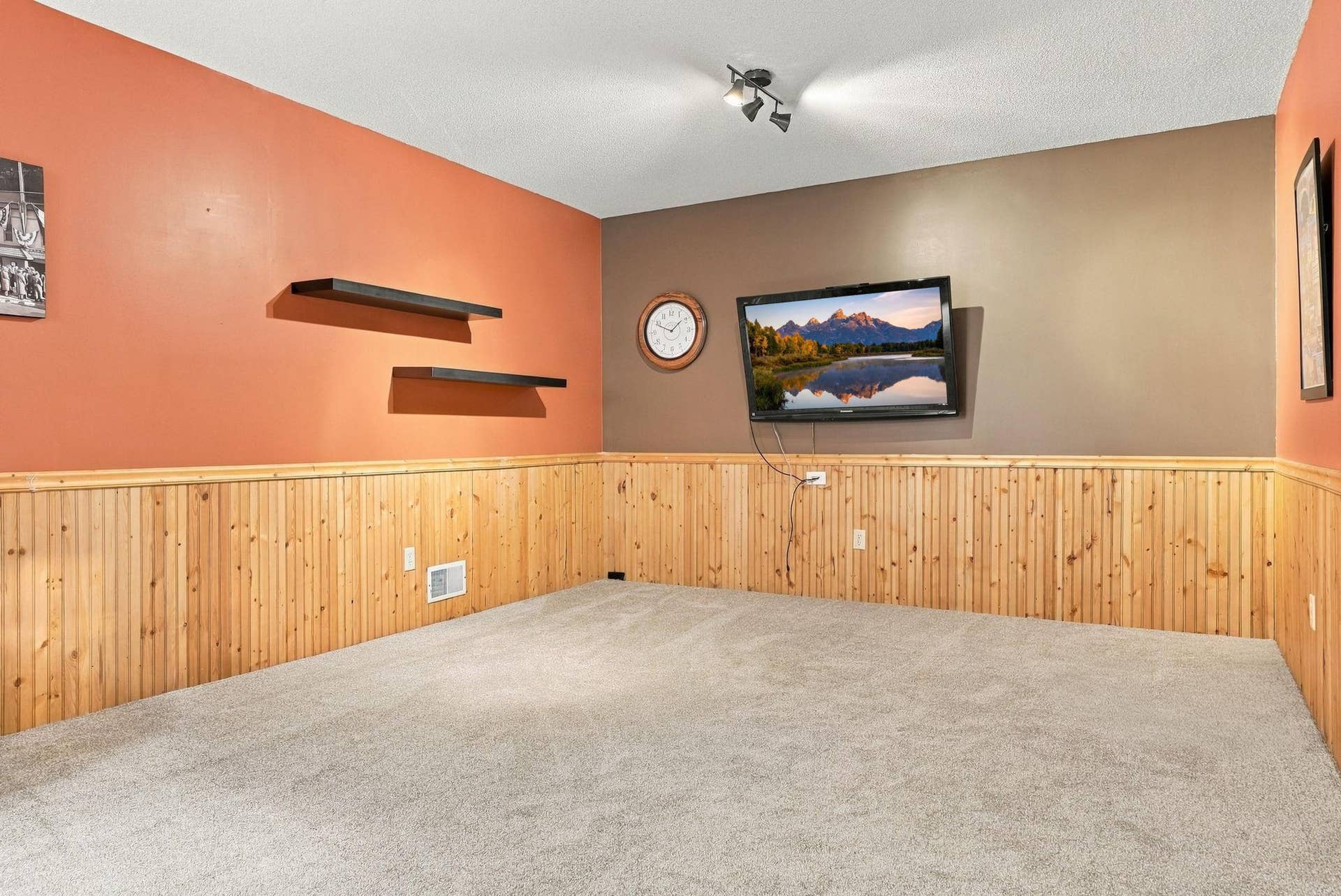 4235 Wedgewood Lane N, Plymouth, MN 55442
