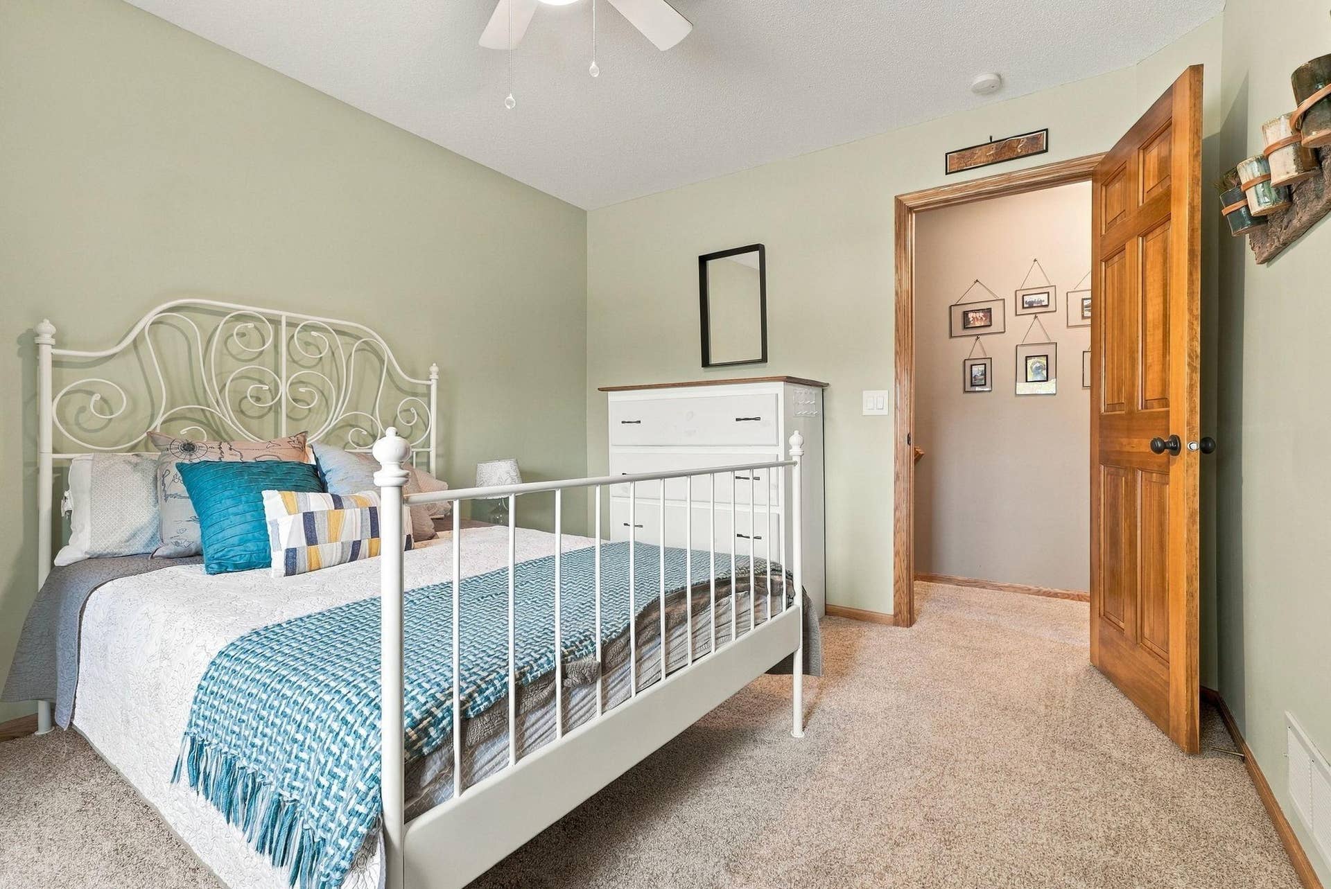 4235 Wedgewood Lane N, Plymouth, MN 55442