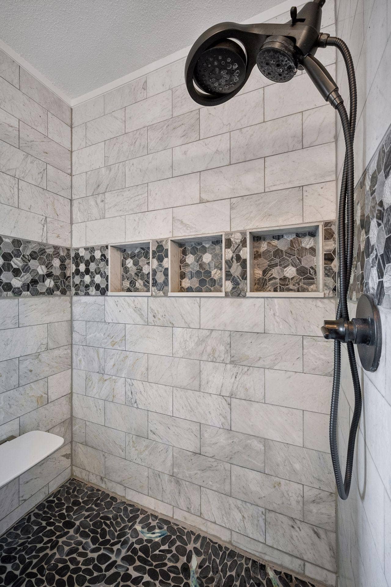 7611 Kiowa Avenue, Chanhassen, MN 55317 7611 Kiowa Avenue, Chanhassen, MN 55317