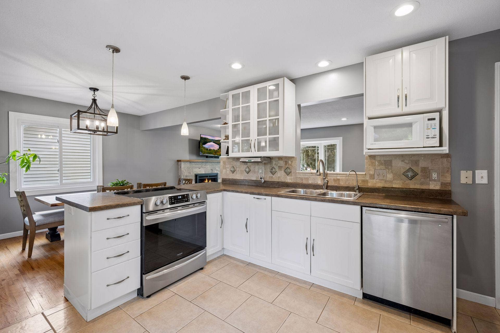 7611 Kiowa Avenue, Chanhassen, MN 55317 7611 Kiowa Avenue, Chanhassen, MN 55317