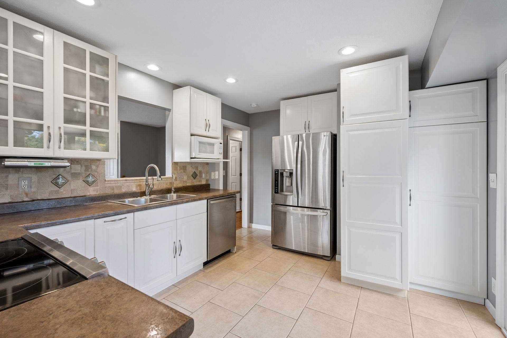 7611 Kiowa Avenue, Chanhassen, MN 55317 7611 Kiowa Avenue, Chanhassen, MN 55317
